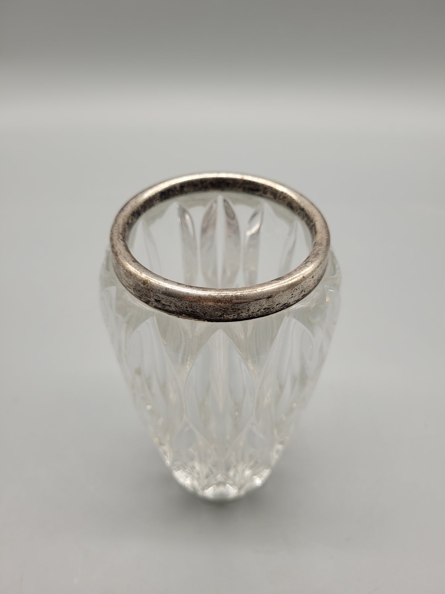 Dekorative Vintage Vase aus Kristallglas mit versilbertem Rand
