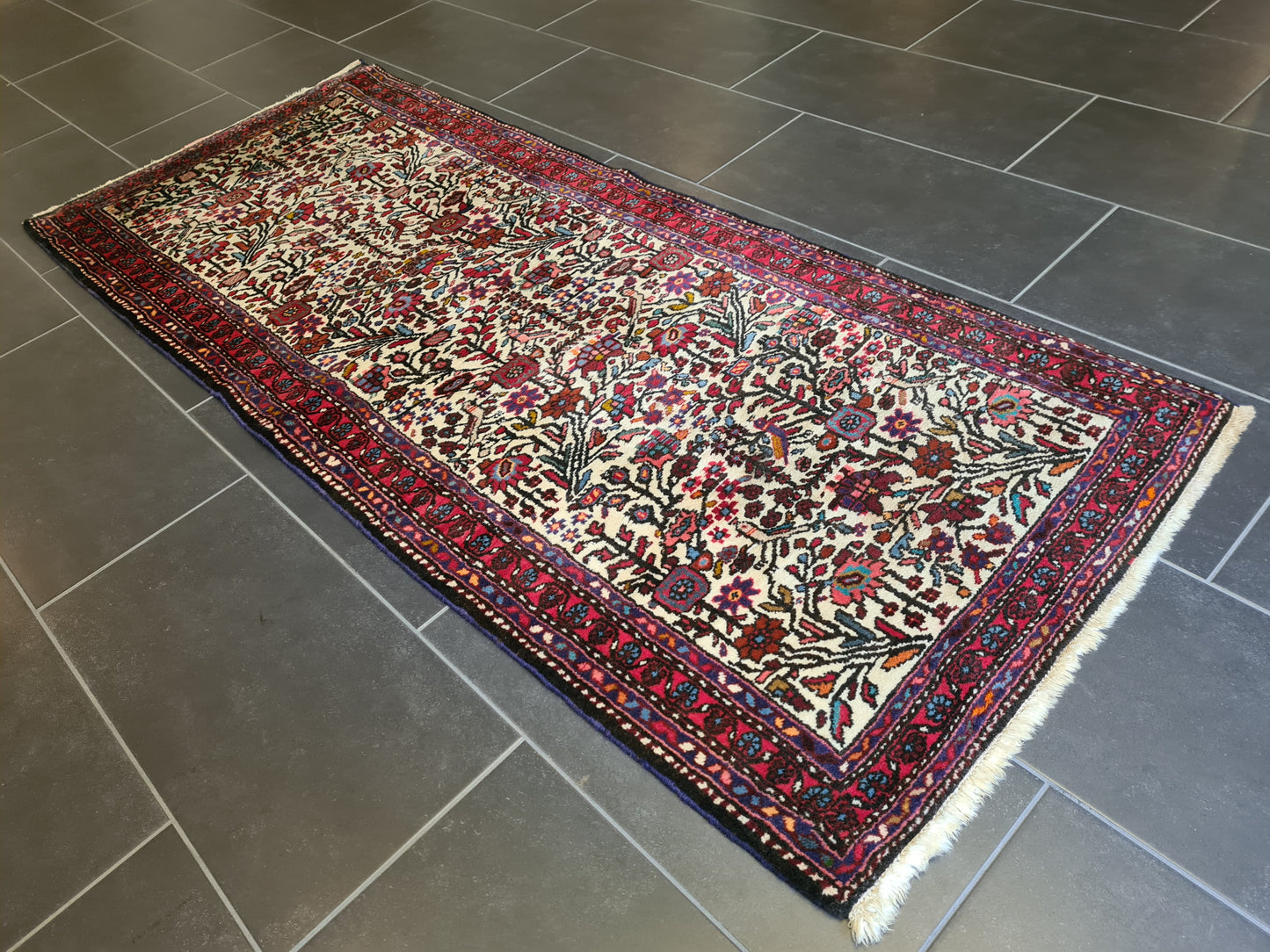 Feiner Handgeknüpfter Malaya Orientteppich aus dem Orient 197x83cm