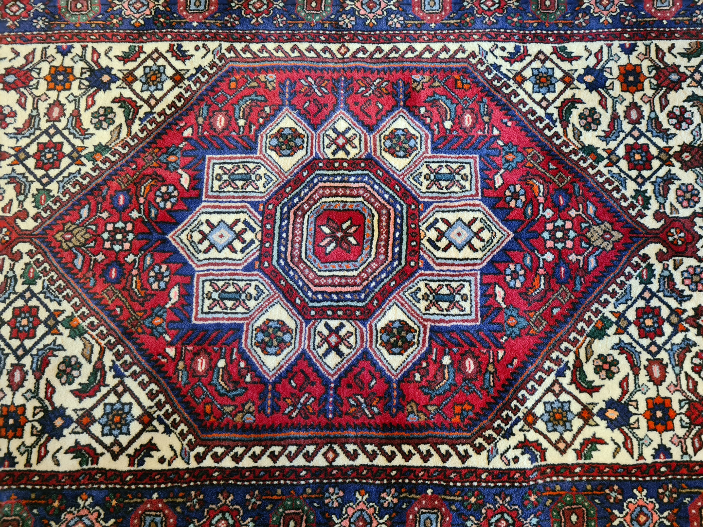 Feiner Handgeknüpfter Senneh Orientteppich aus Persien 128x80cm
