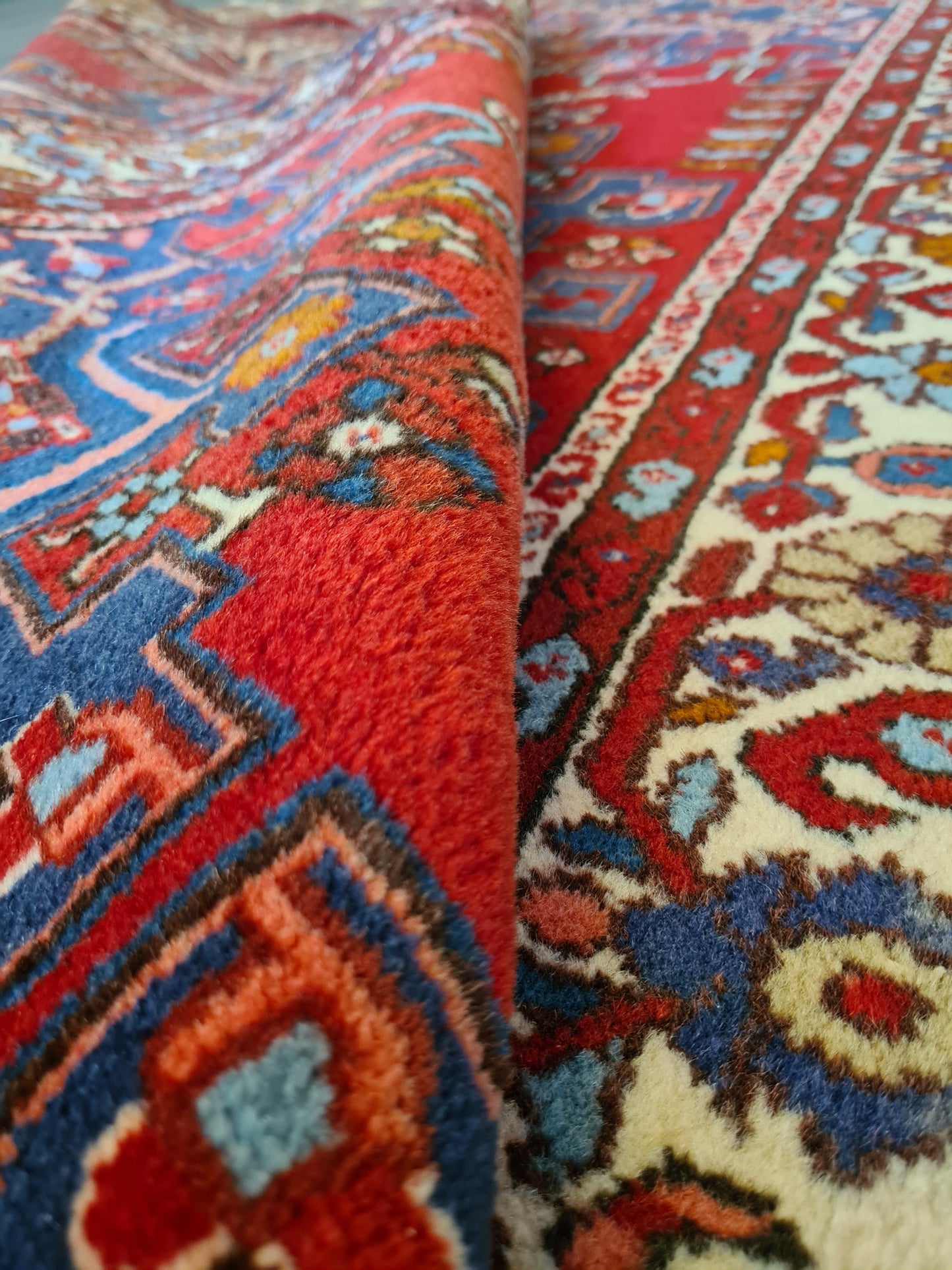 Antiker Feiner Malaya Orientteppich – Eleganz aus dem Orient 196x131cm