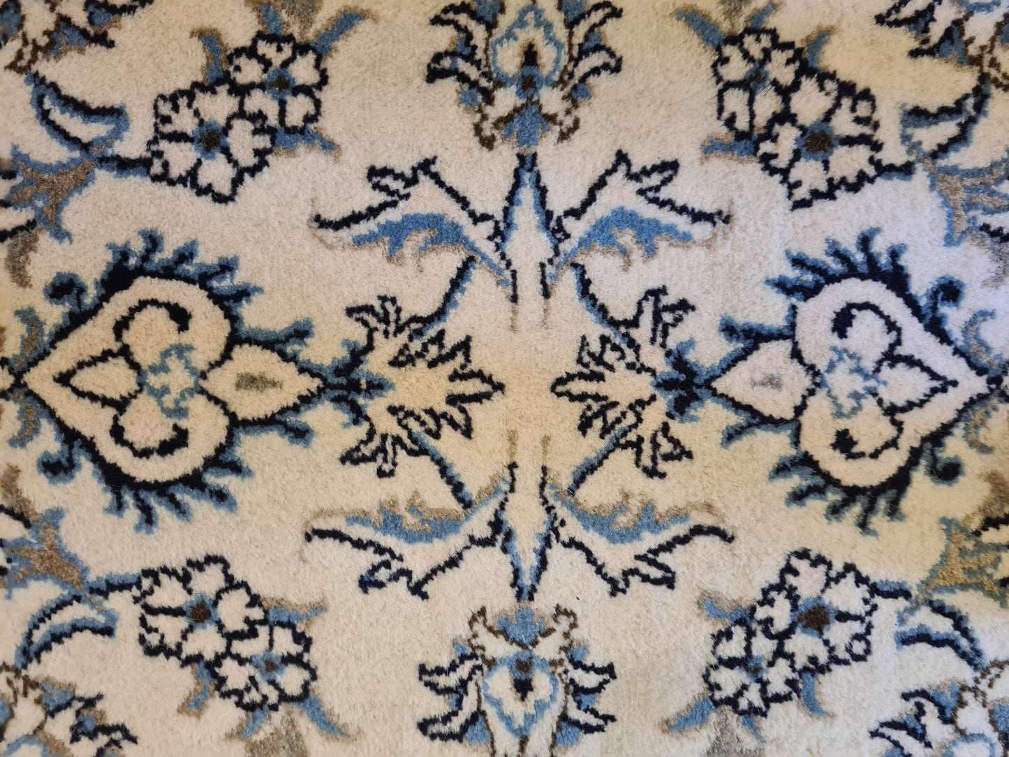 Handgeknüpfter Nain Orientteppich Eleganz aus dem Orient 195x78cm