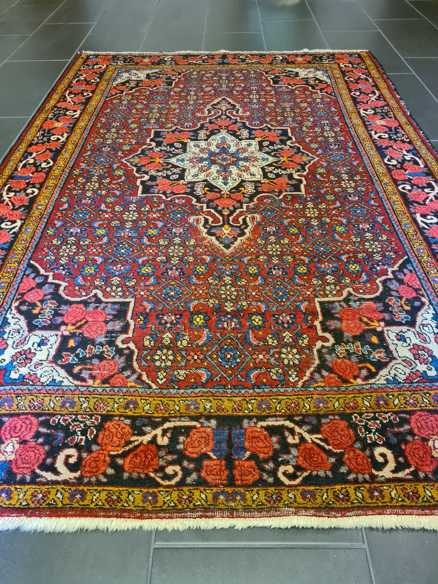 Handgeknüpfter Rosen Bidjar Orientteppich 203x136cm