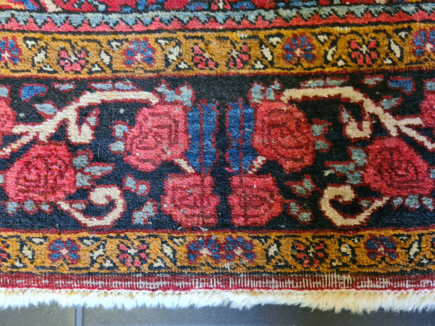 Handgeknüpfter Rosen Bidjar Orientteppich 203x136cm