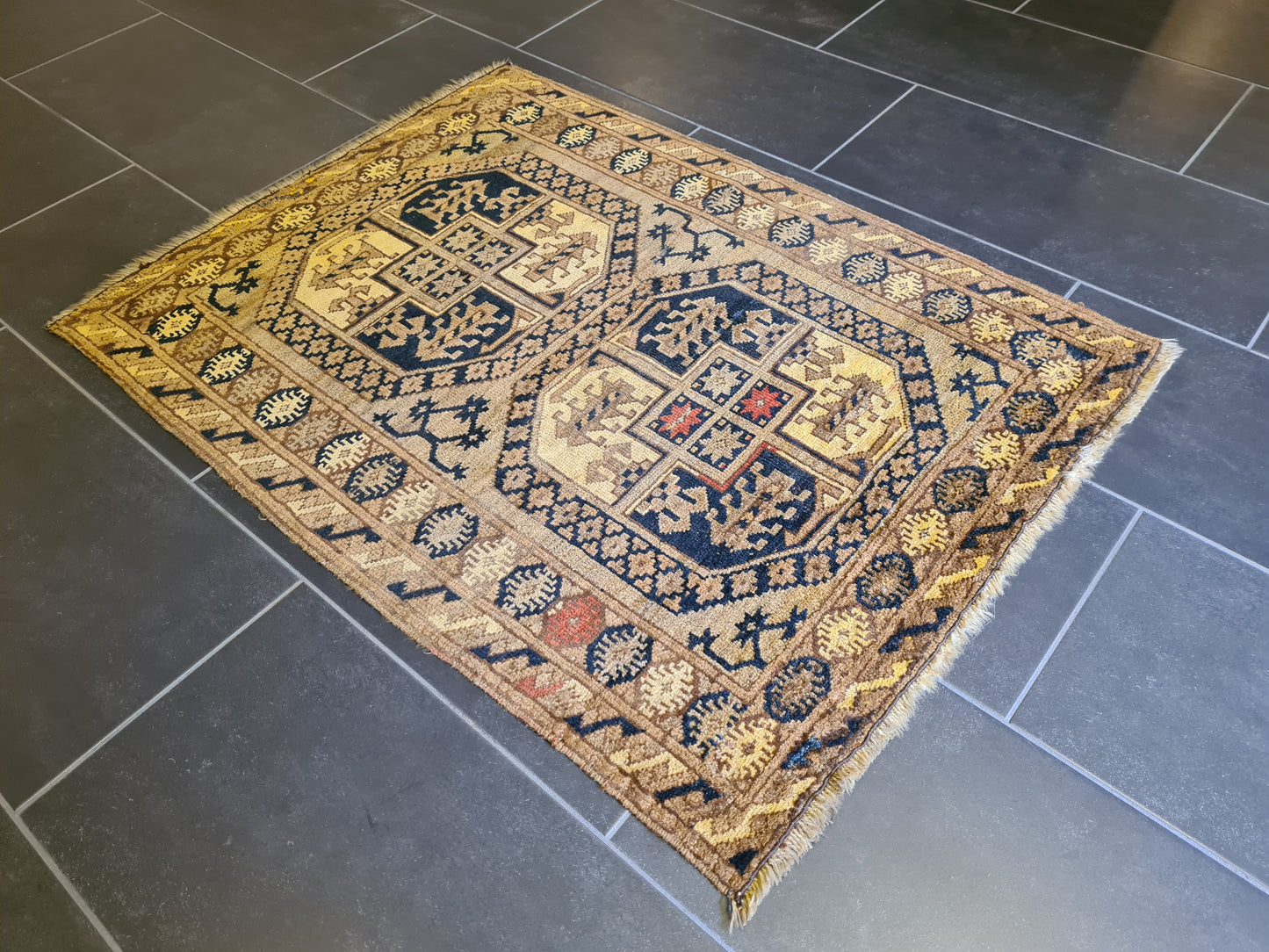 Handgeknüpfter Afghan Orientteppich Ein Sammlerstück 112x86cm