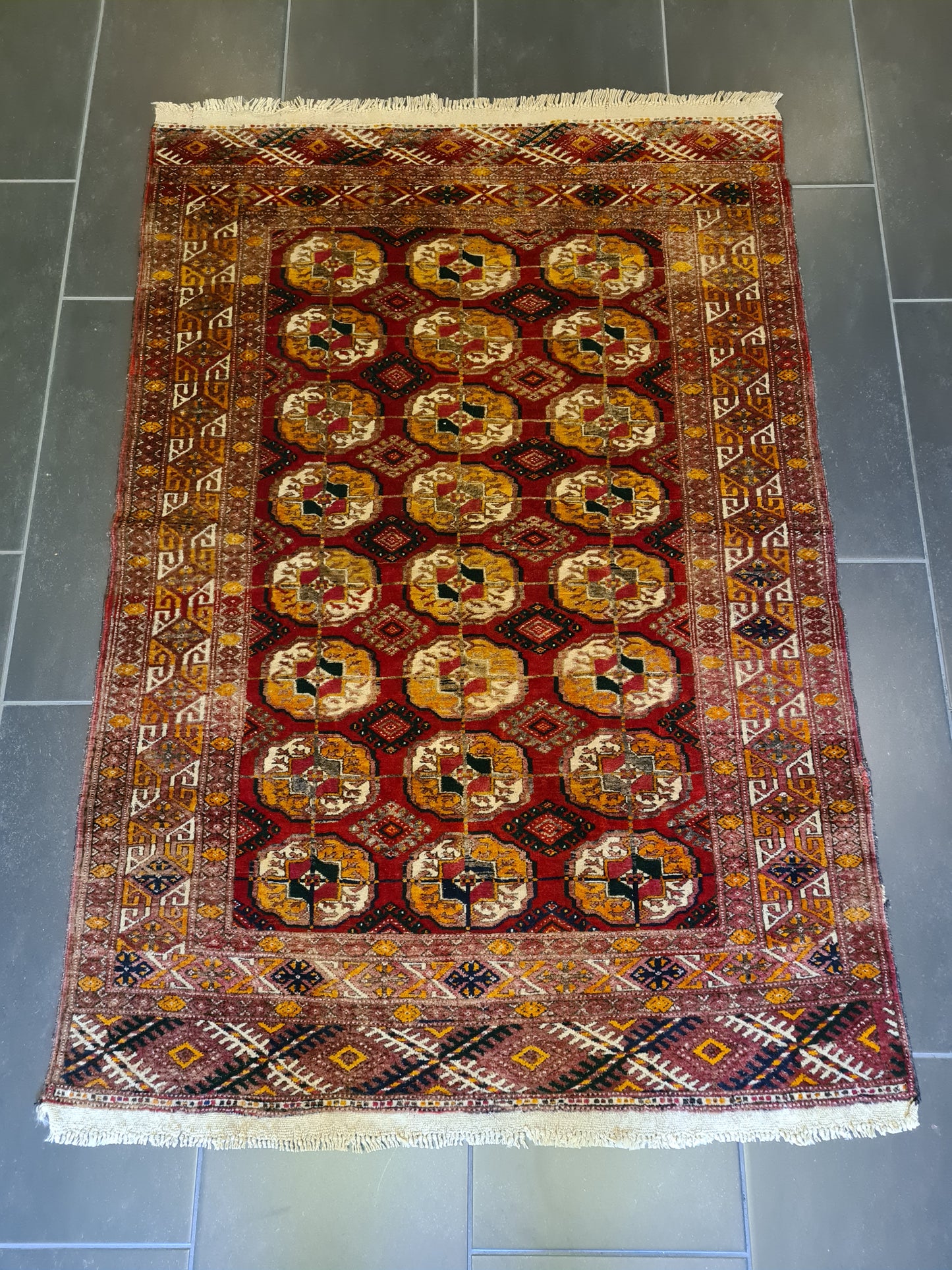 Antiker Feiner Bukhara Jomut Orientteppich aus Turkmenistan 140x98cm