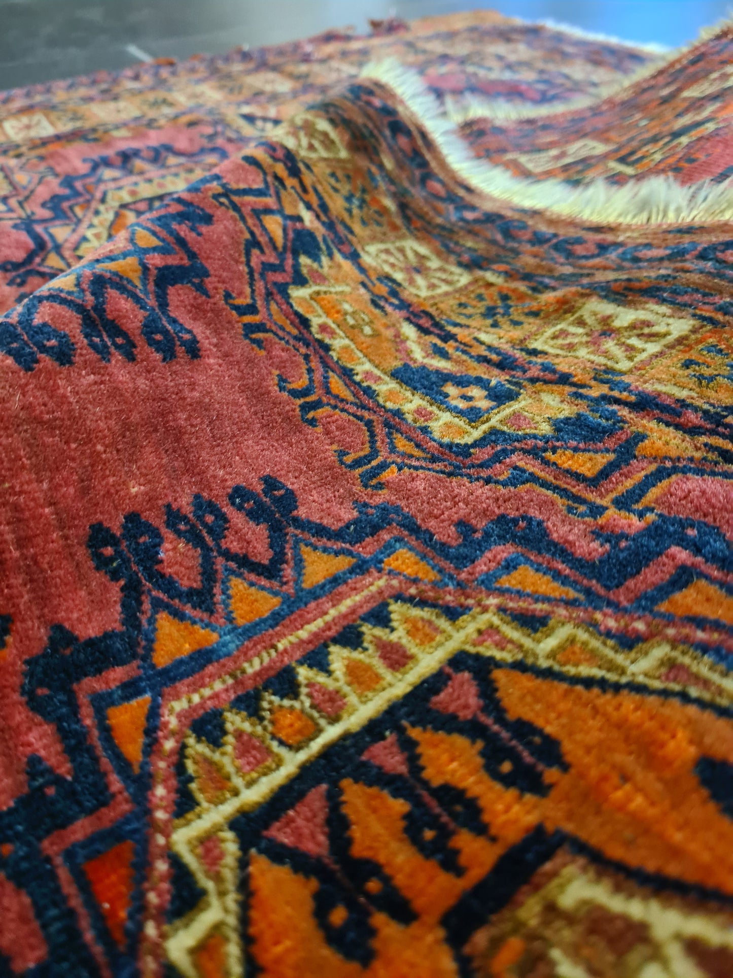 Antiker Feiner Esari Orientteppich aus Turkmenistan Sammlerstück 132x70cm