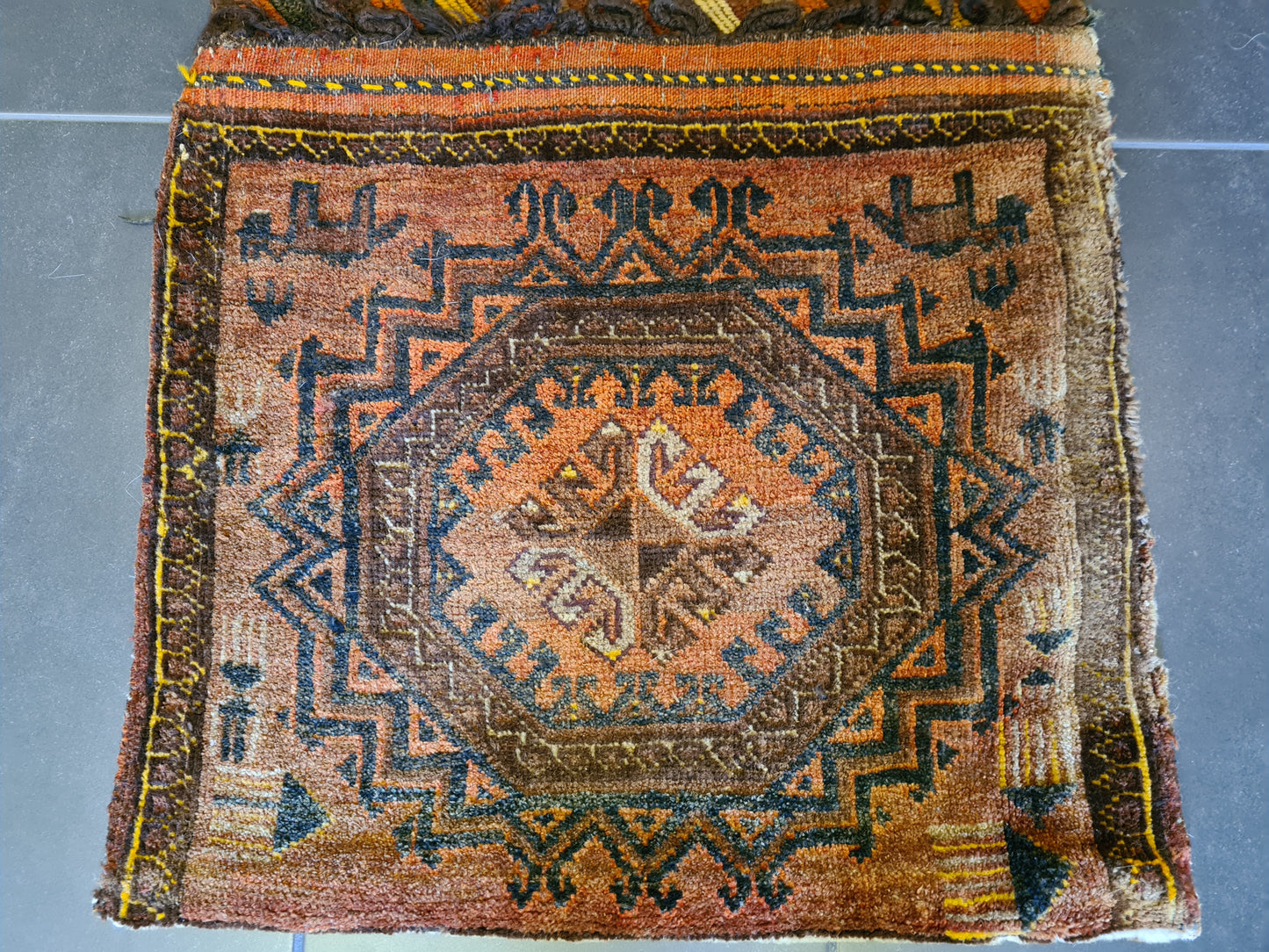 Antiker Handgeknüpfter Esari Orientteppich Sammlerstück 120x60cm
