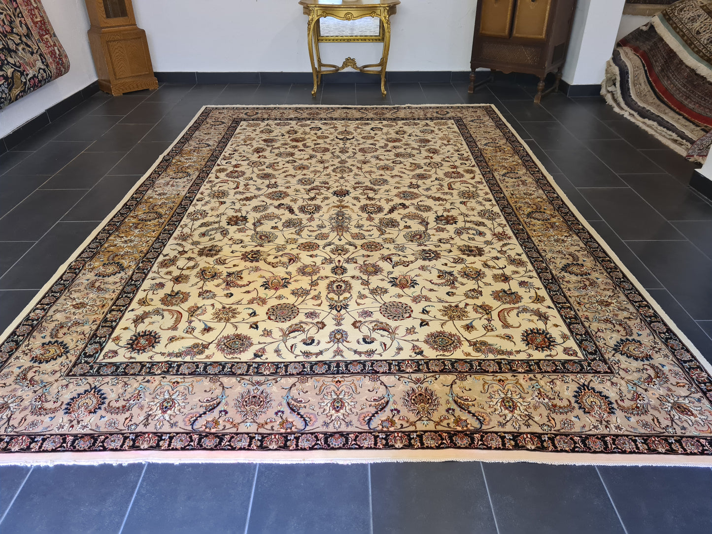 Perser Isfahan Teppich Handgeknüpfter Seidenteppich 351x242cm