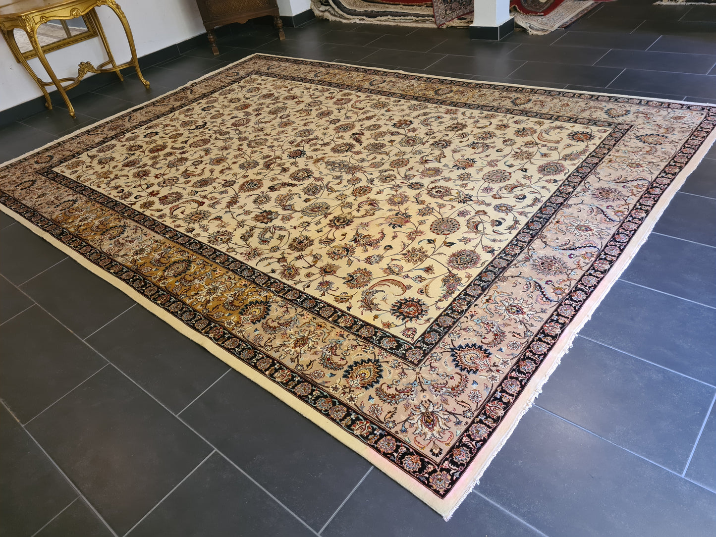 Perser Isfahan Teppich Handgeknüpfter Seidenteppich 351x242cm