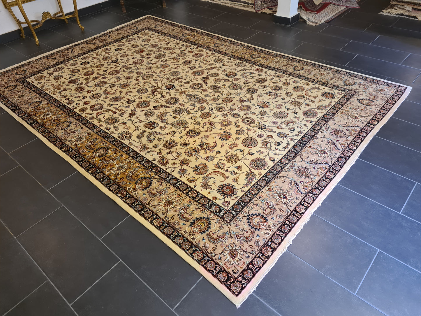 Perser Isfahan Teppich Handgeknüpfter Seidenteppich 351x242cm