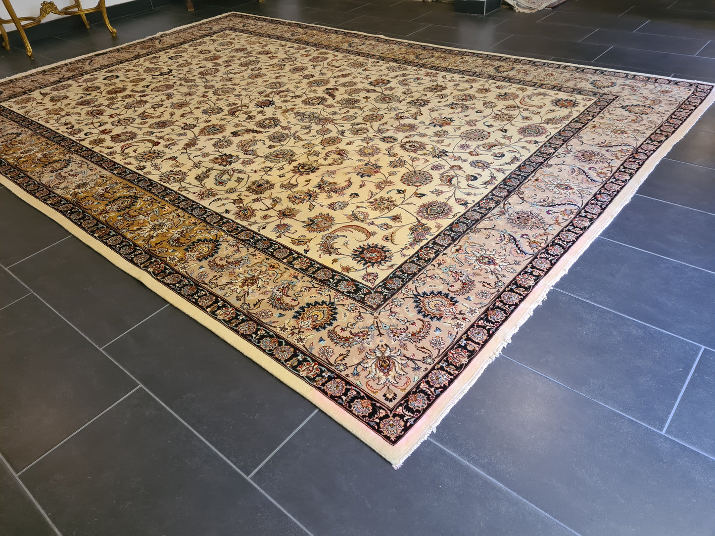 Perser Isfahan Teppich Handgeknüpfter Seidenteppich 351x242cm