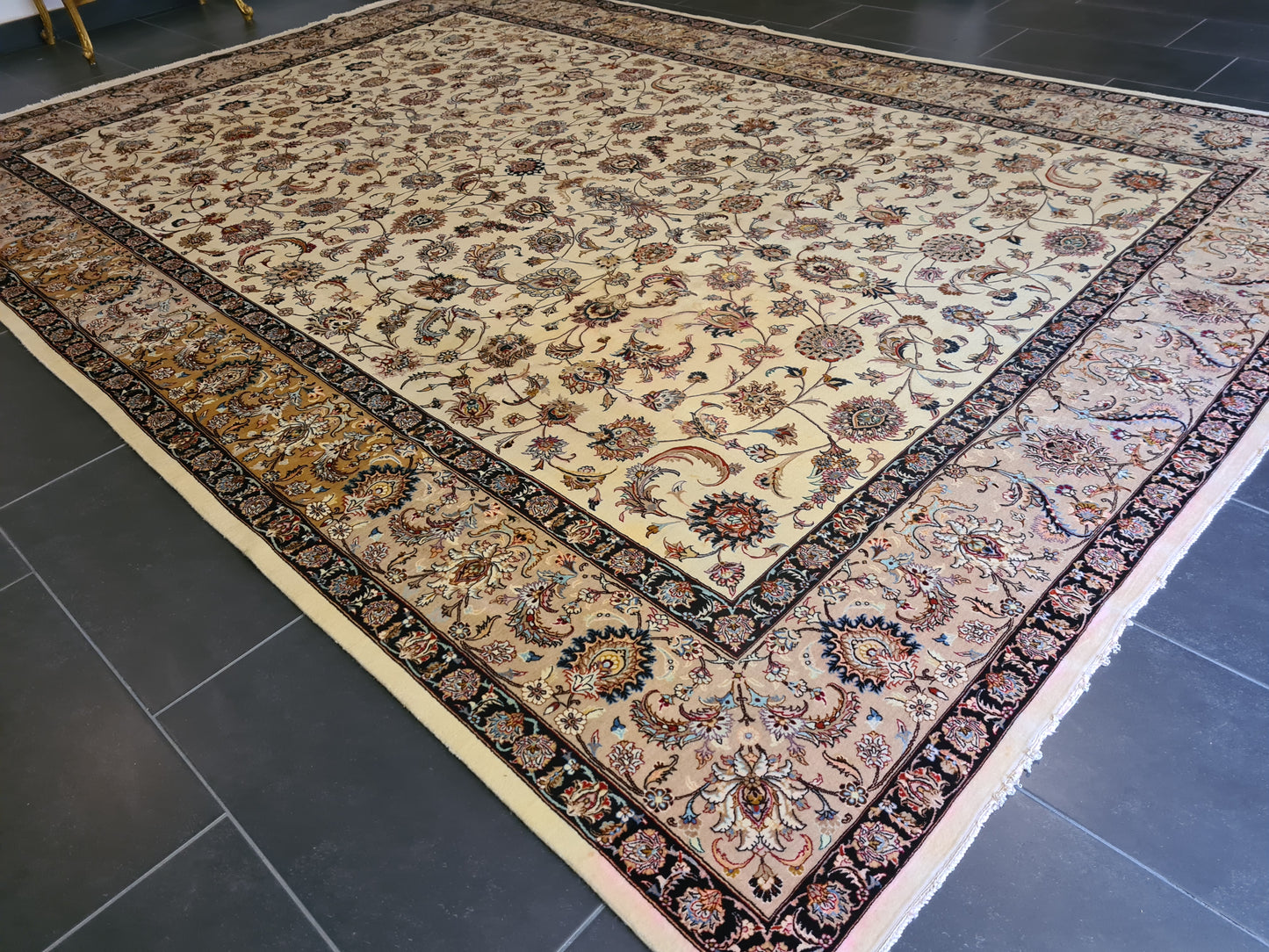 Perser Isfahan Teppich Handgeknüpfter Seidenteppich 351x242cm