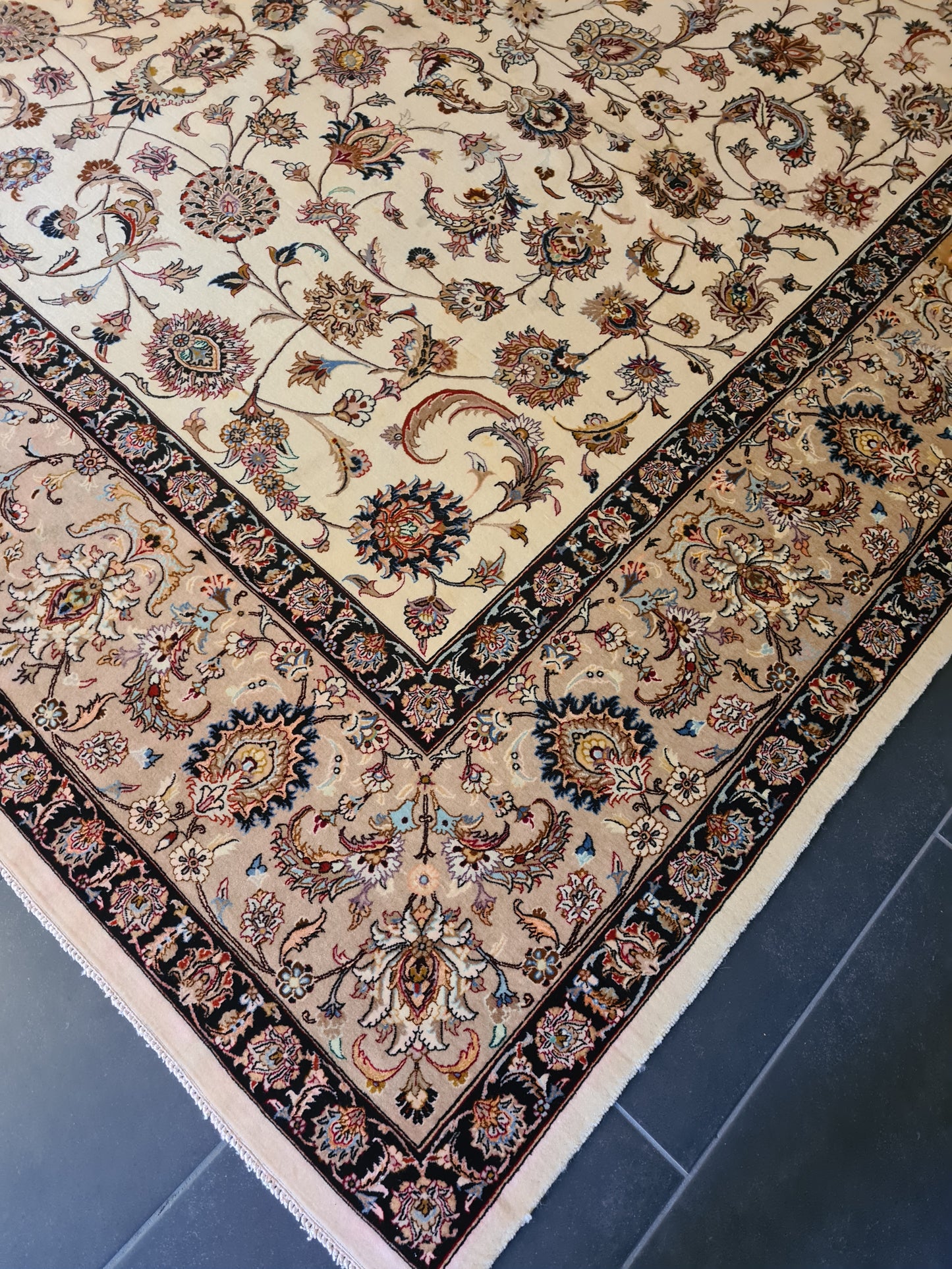 Perser Isfahan Teppich Handgeknüpfter Seidenteppich 351x242cm