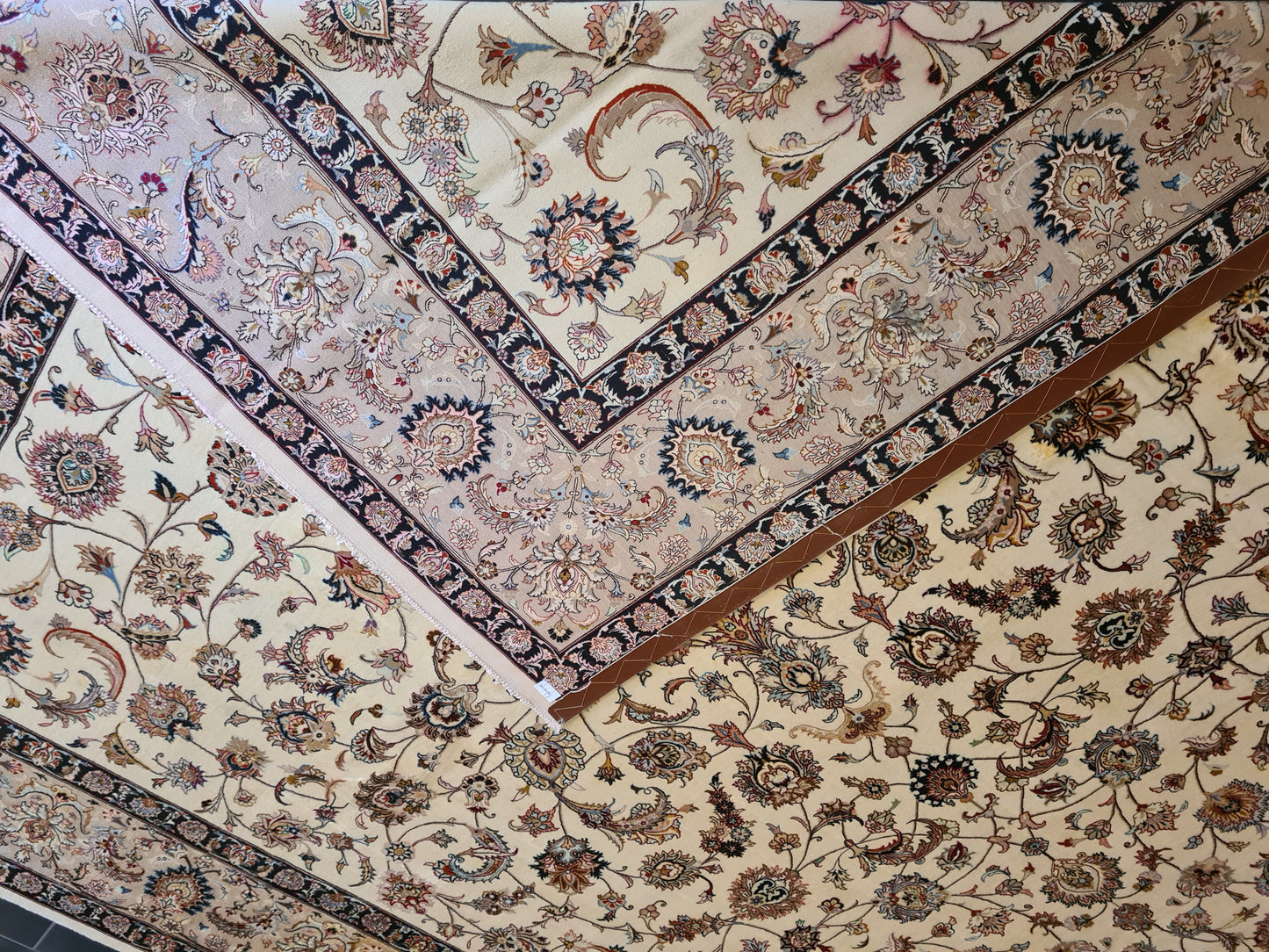 Perser Isfahan Teppich Handgeknüpfter Seidenteppich 351x242cm