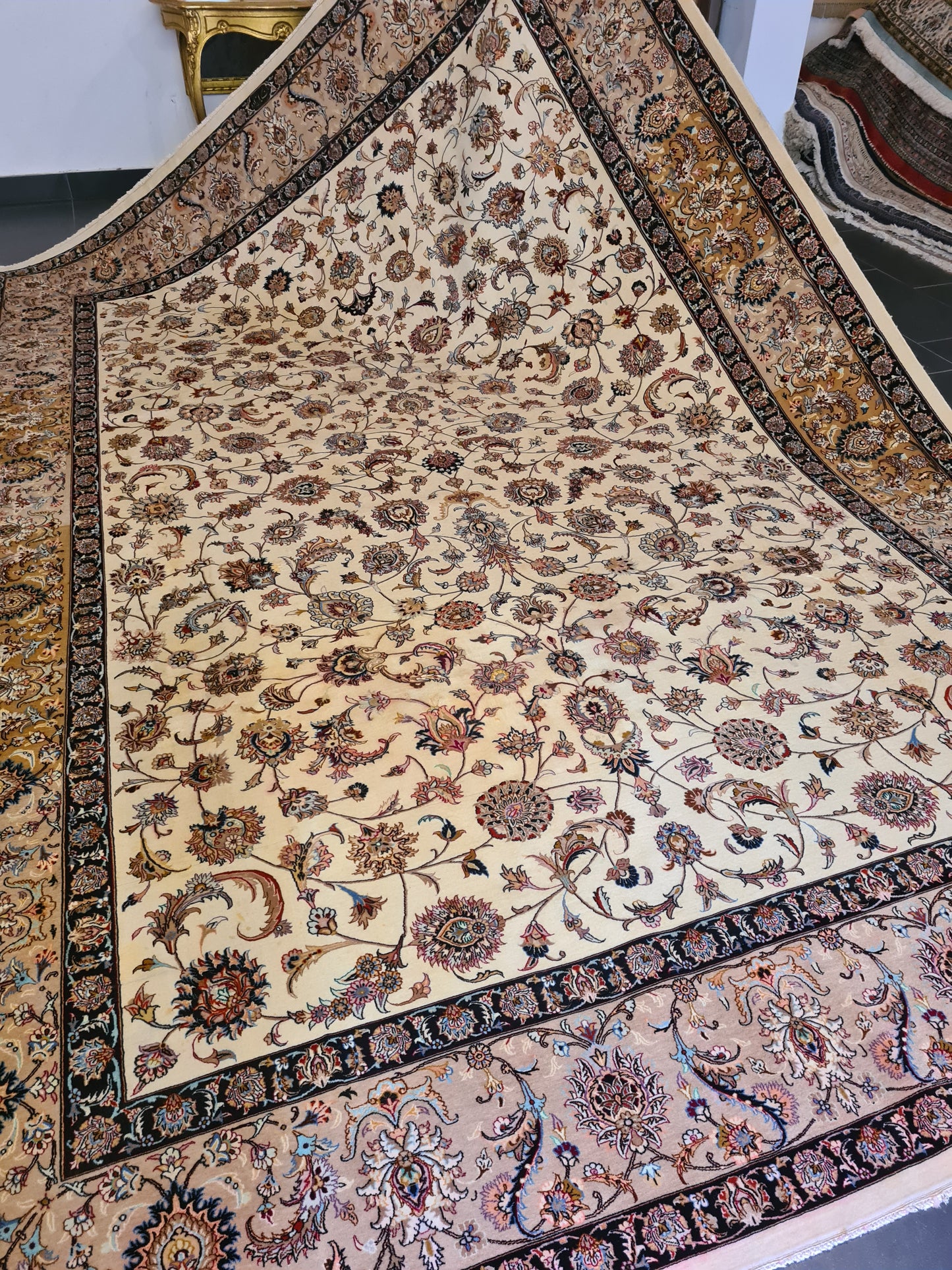 Perser Isfahan Teppich Handgeknüpfter Seidenteppich 351x242cm