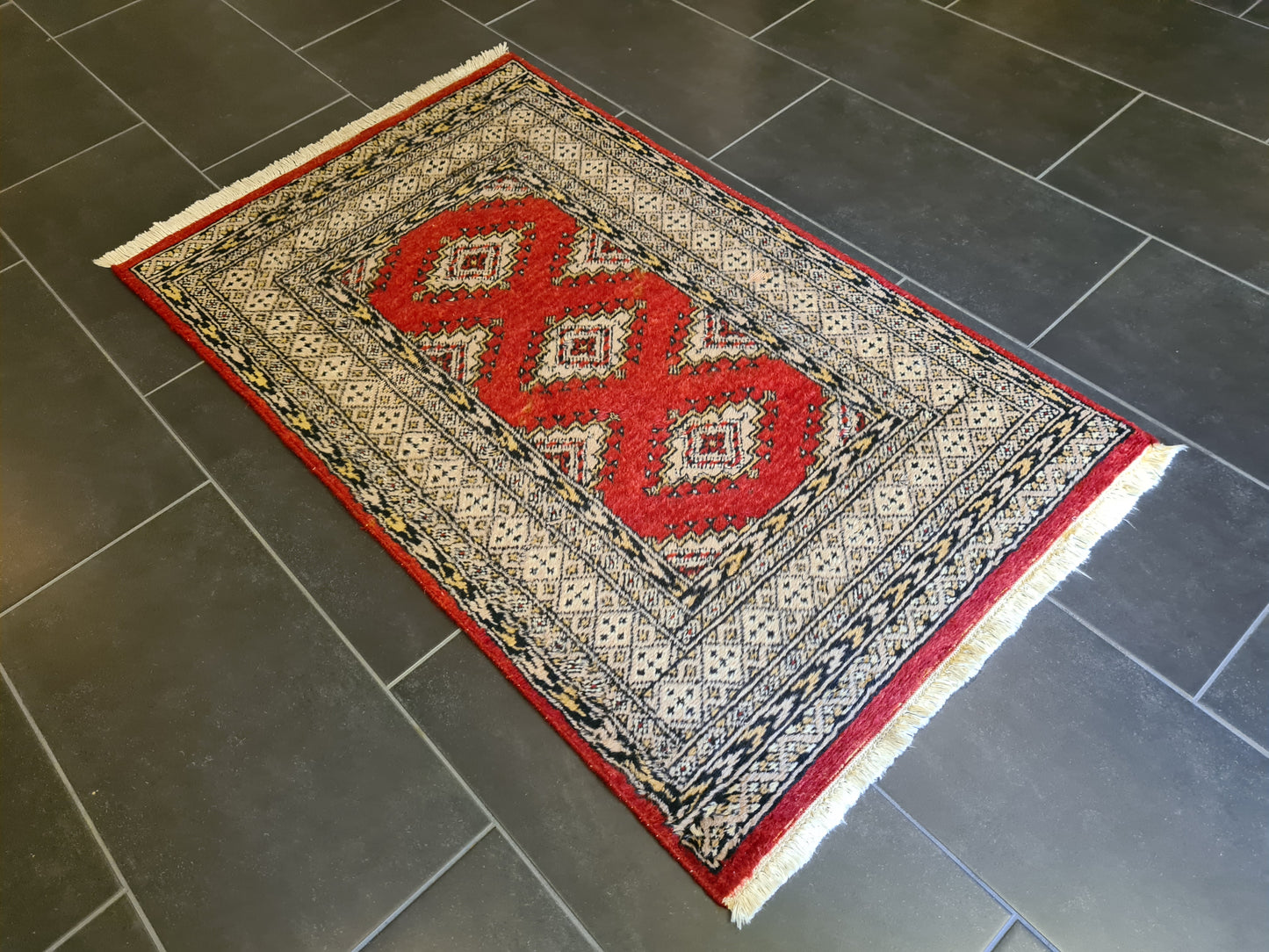 Feiner handgeknüpfter Perser Teppich Buchara Jomut Orientteppich 130x78 cm