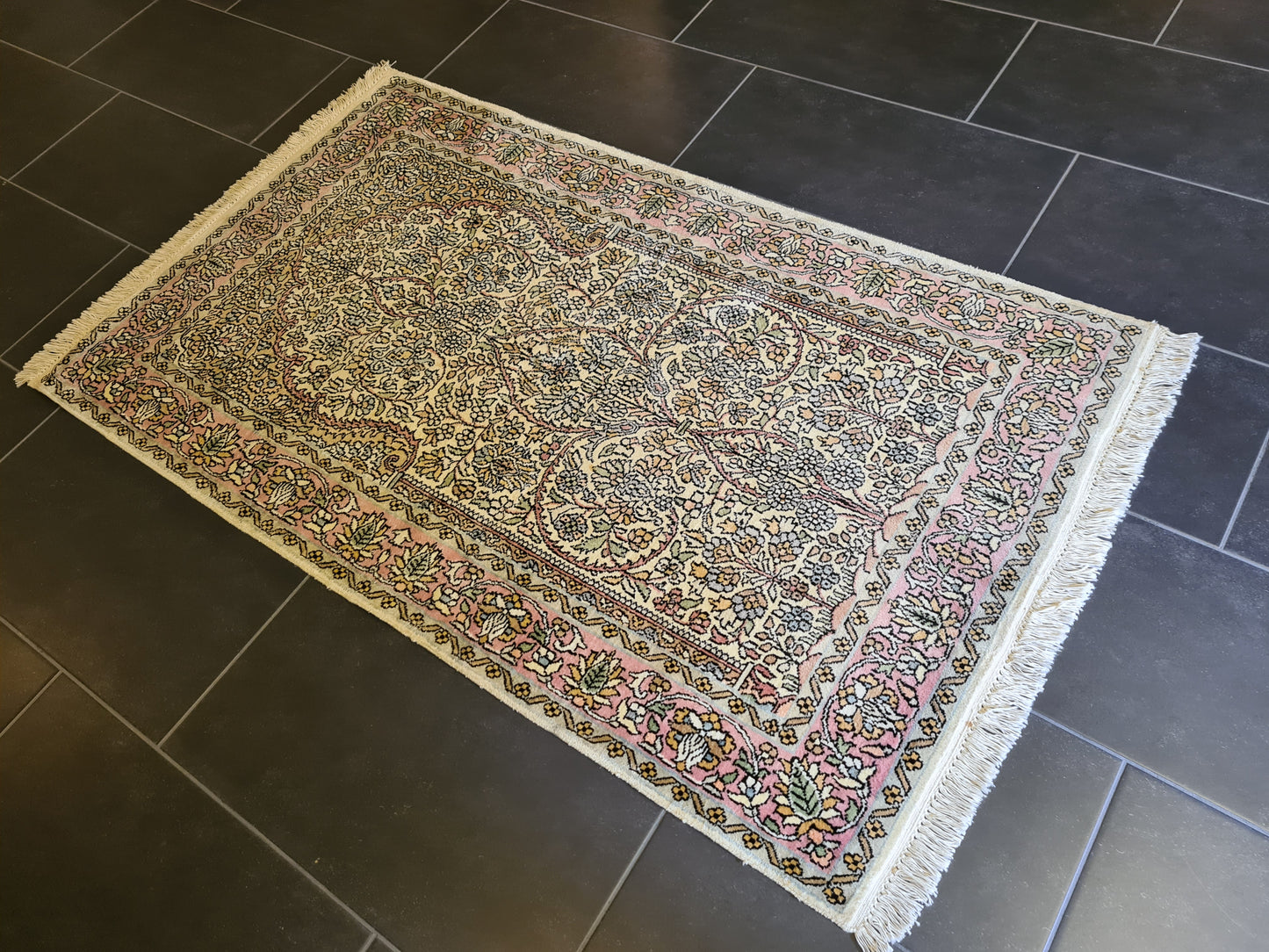 Feiner Handgeknüpfter Perser Teppich Seiden Orientteppich Kashmir 154x92cm