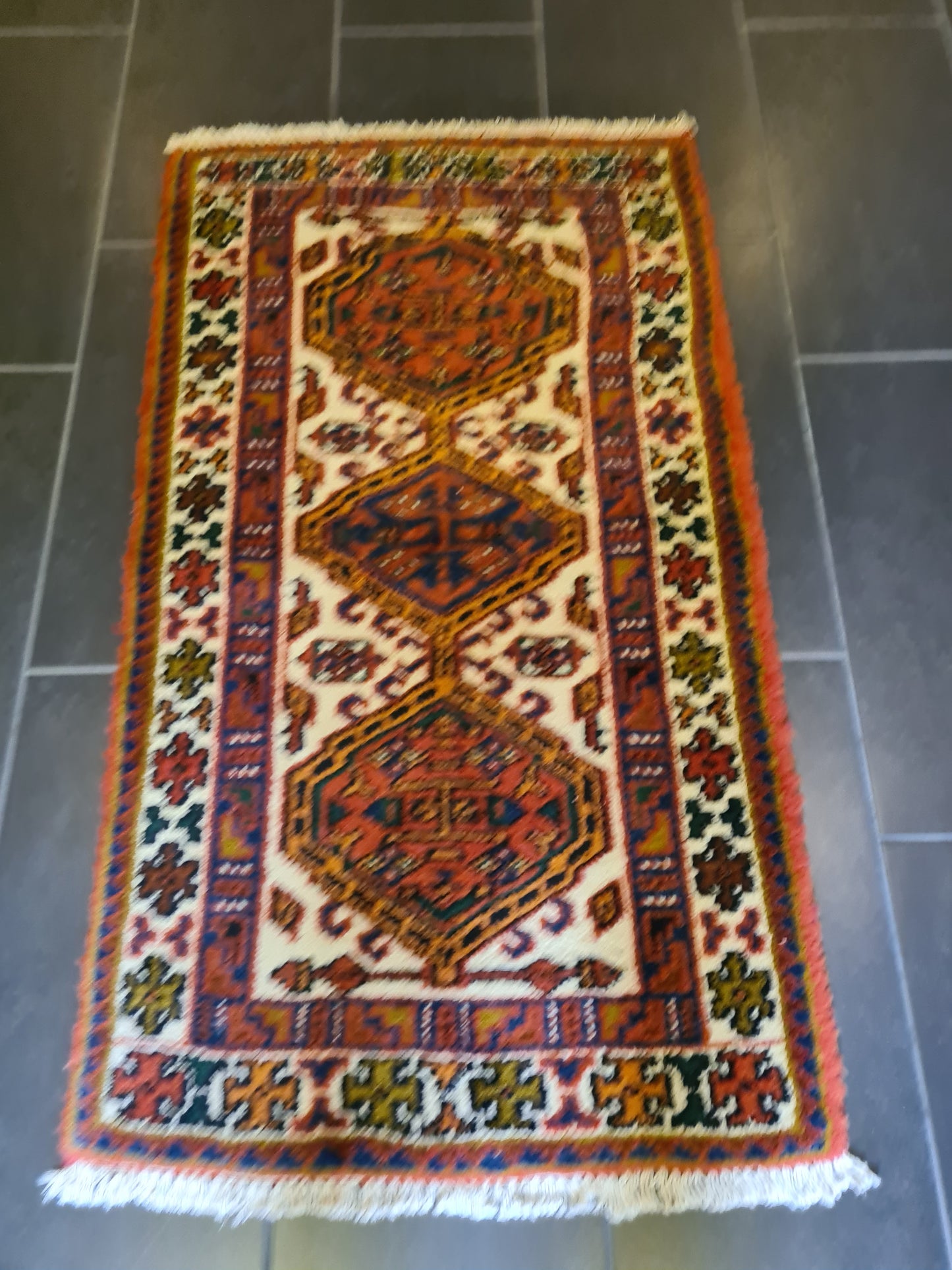 Edler handgeknüpfter Perser Teppich Heris Orientteppich 126x73cm