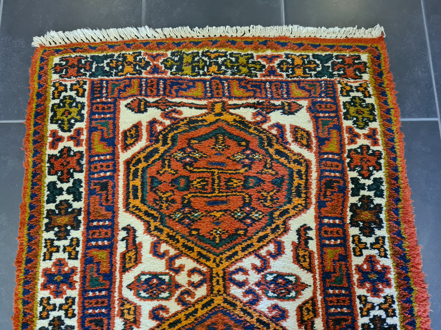 Edler handgeknüpfter Perser Teppich Heris Orientteppich 126x73cm