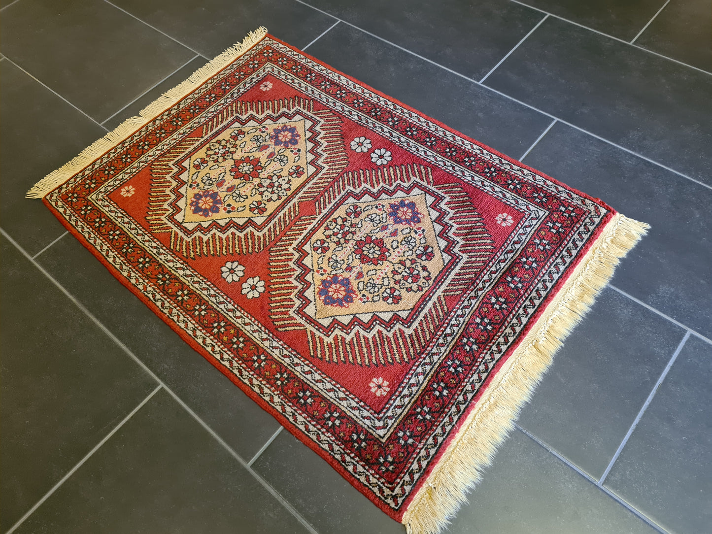 Feiner Handgeknüpfter Perser-Teppich Orientteppich Ghoum 93x68cm