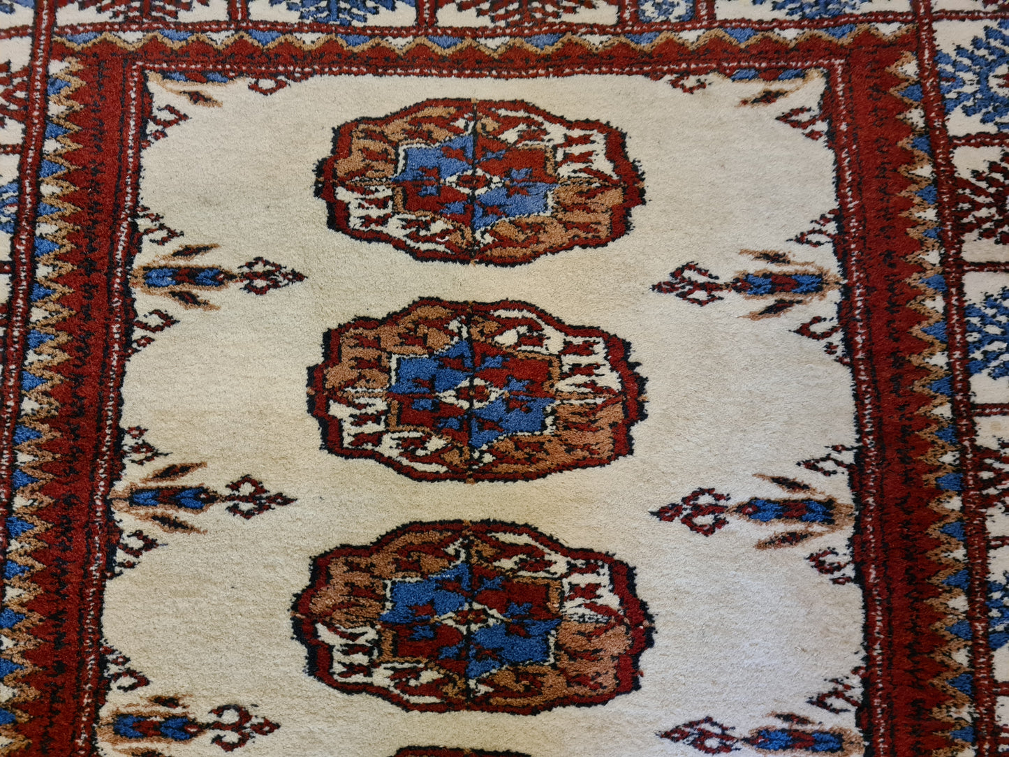 Feiner Handgeknüpfter Perser Teppich Orientteppich Buchara Jomut 179x100cm