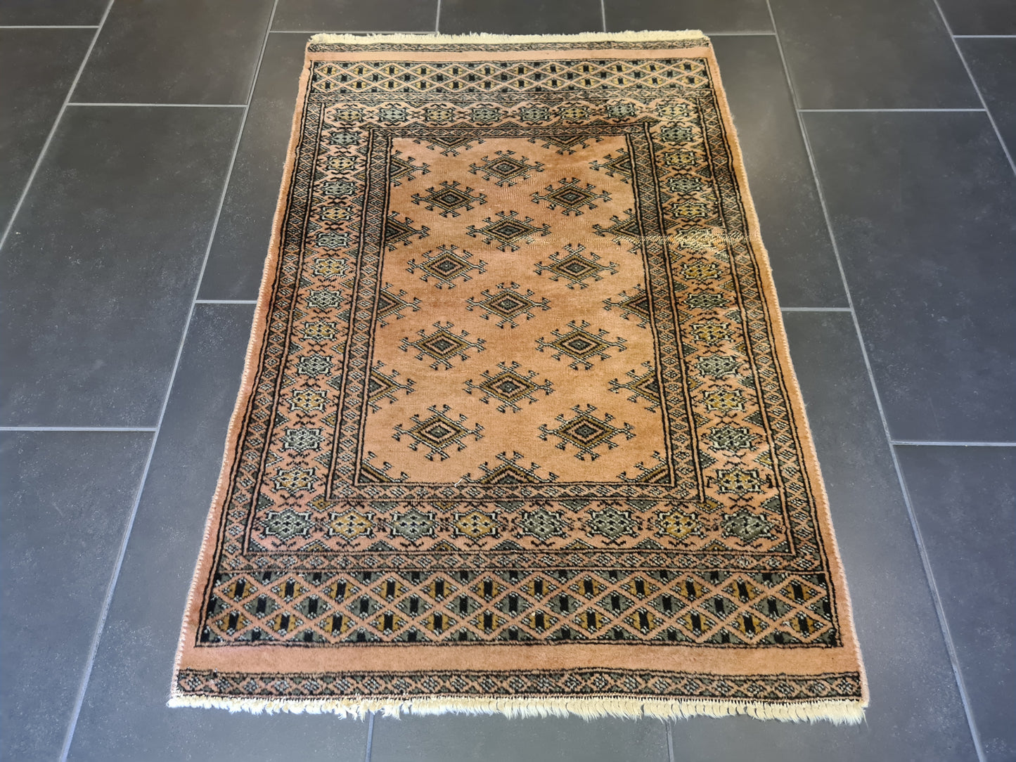 Feiner handgeknüpfter Perser Teppich Orientteppich Buchara Jomut 107x72cm