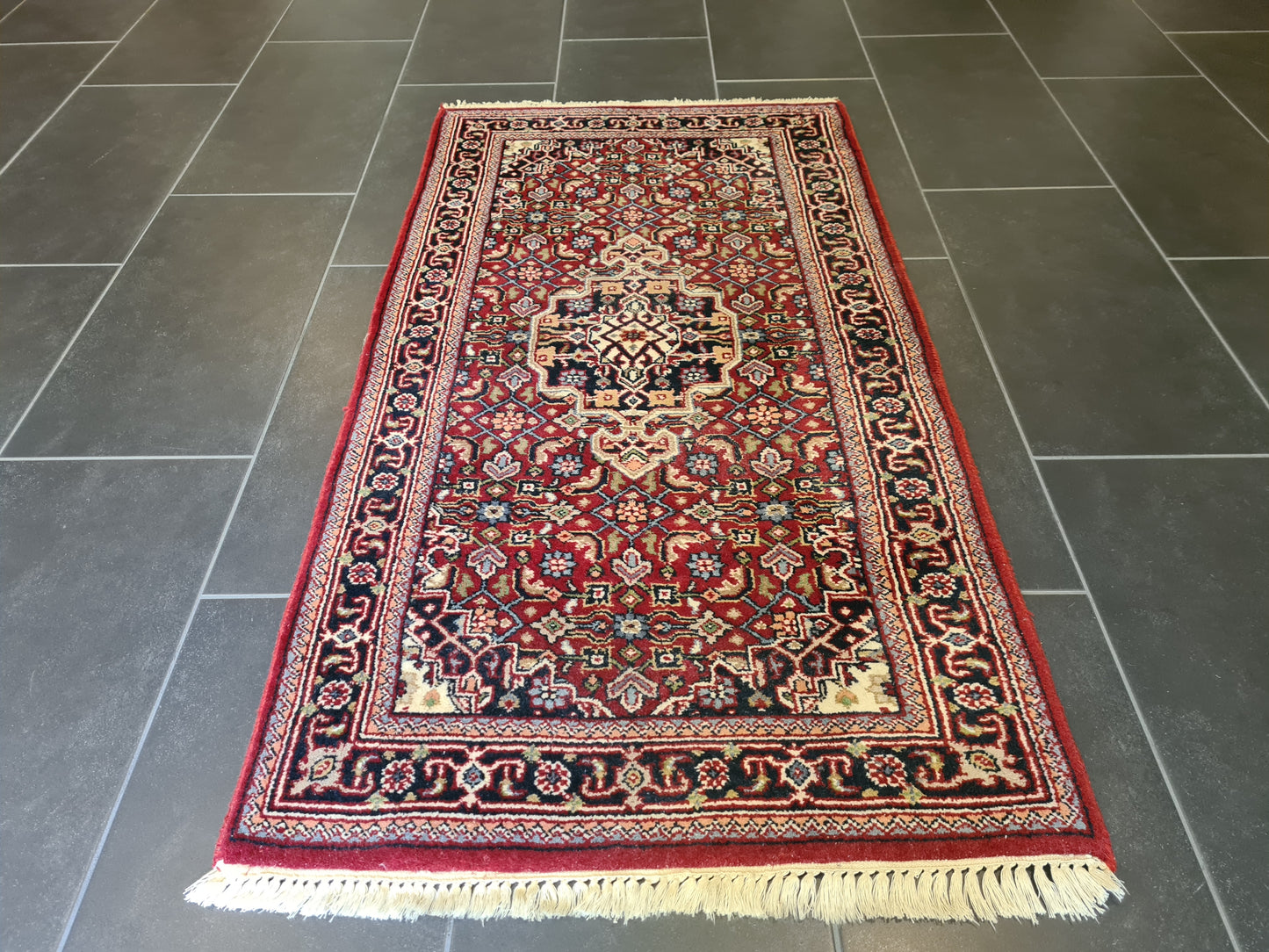 Feiner handgeknüpfter Perser Teppich Bidjar Orientteppich 138x74cm