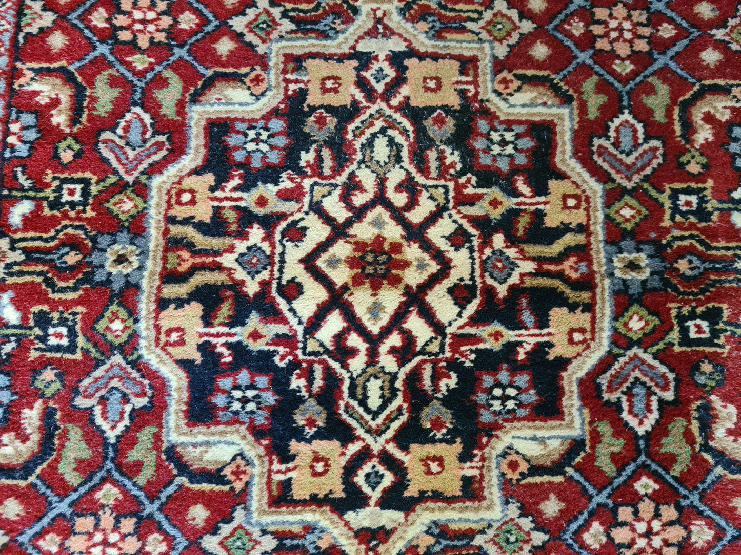 Feiner handgeknüpfter Perser Teppich Bidjar Orientteppich 138x74cm