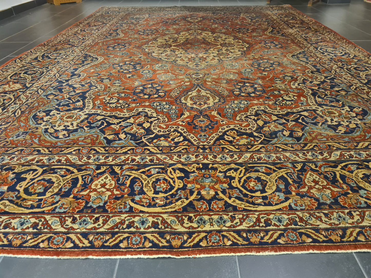 Antiker Prachtvoller Isfahan Orientteppich 390x262cm