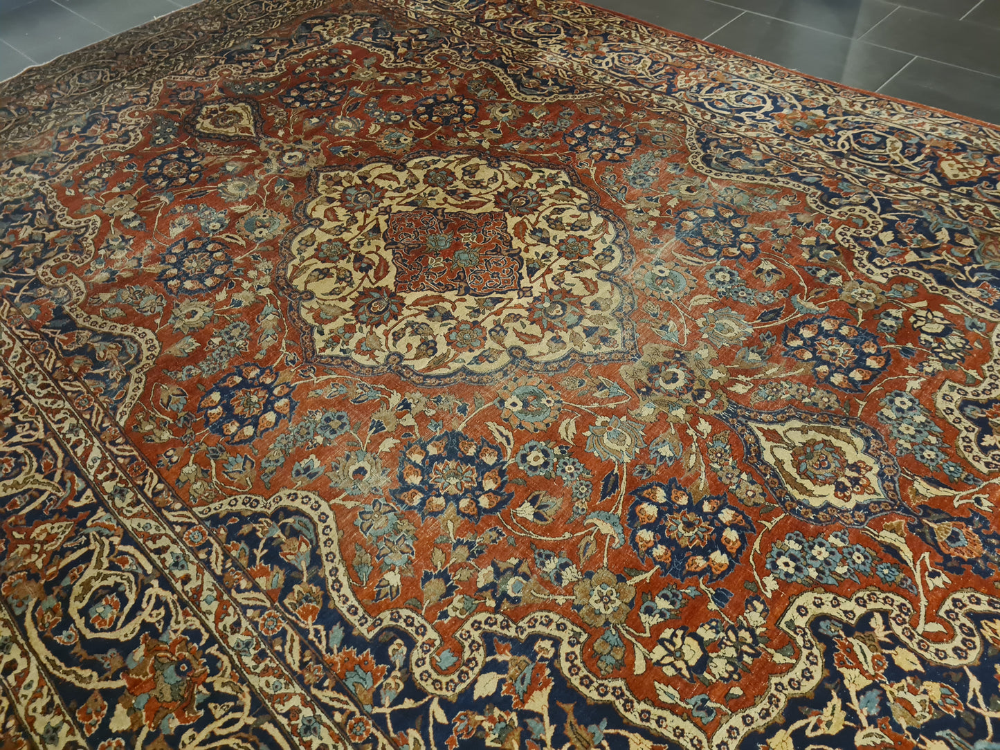 Antiker Prachtvoller Isfahan Orientteppich 390x262cm