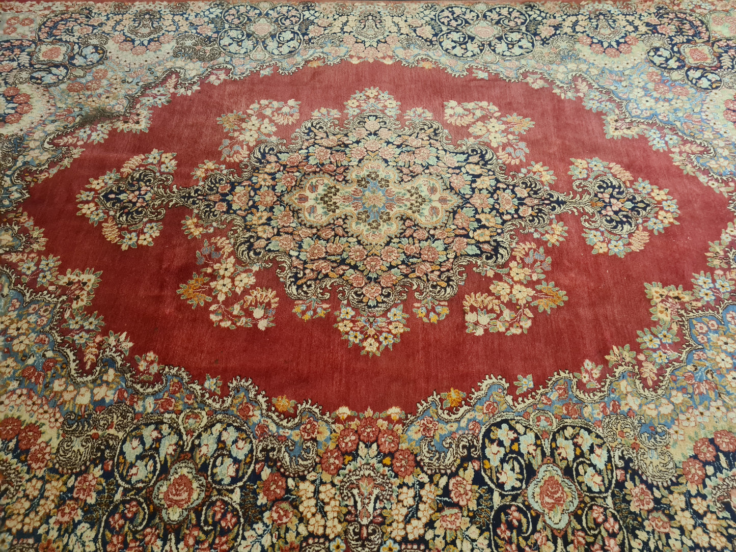 Handgeknüpfter Kirman Signierter Orientteppich 315x212cm