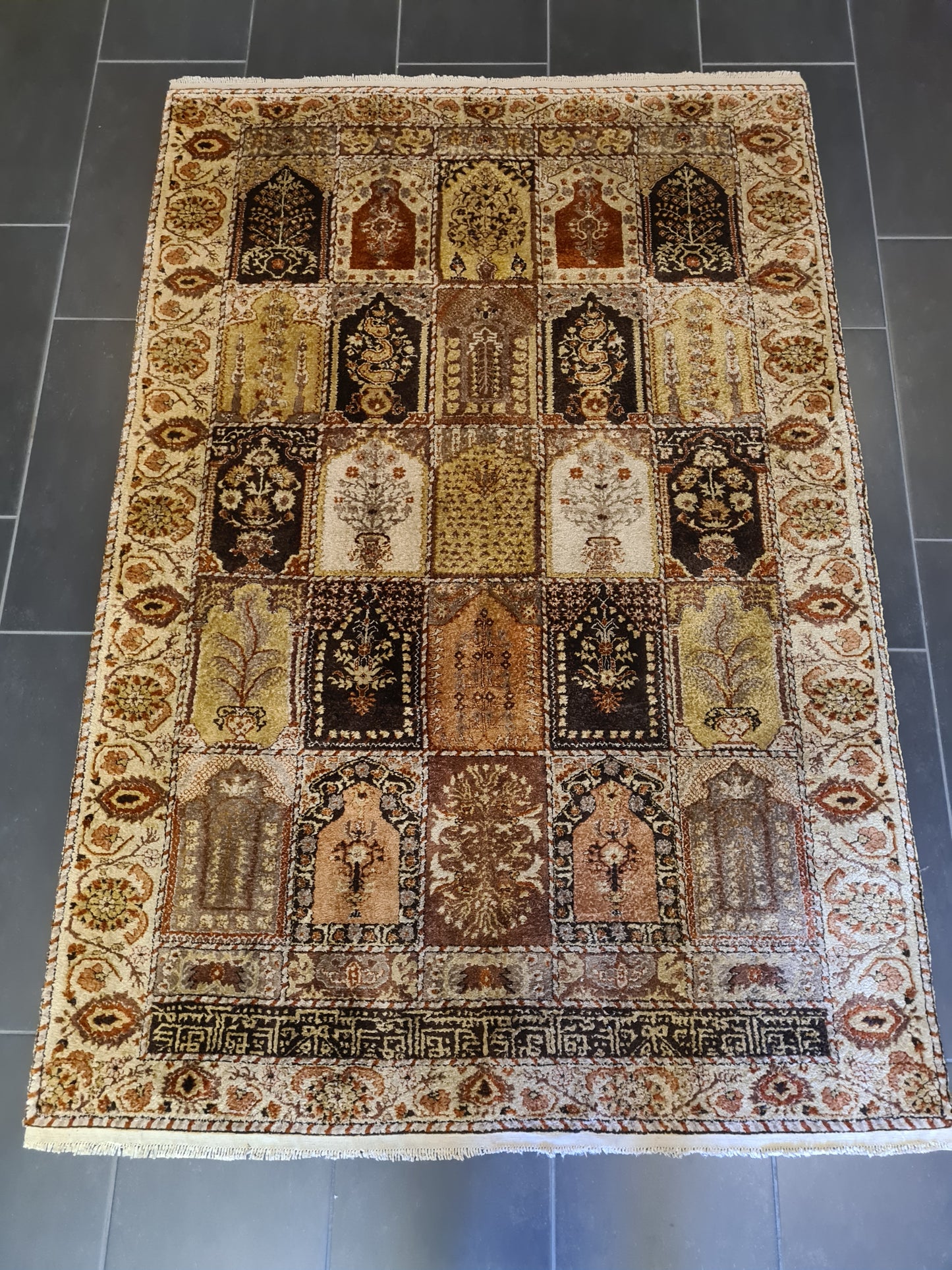 Handgeknüpfter Seidenteppich Kayseri Orientteppich 191x129cm