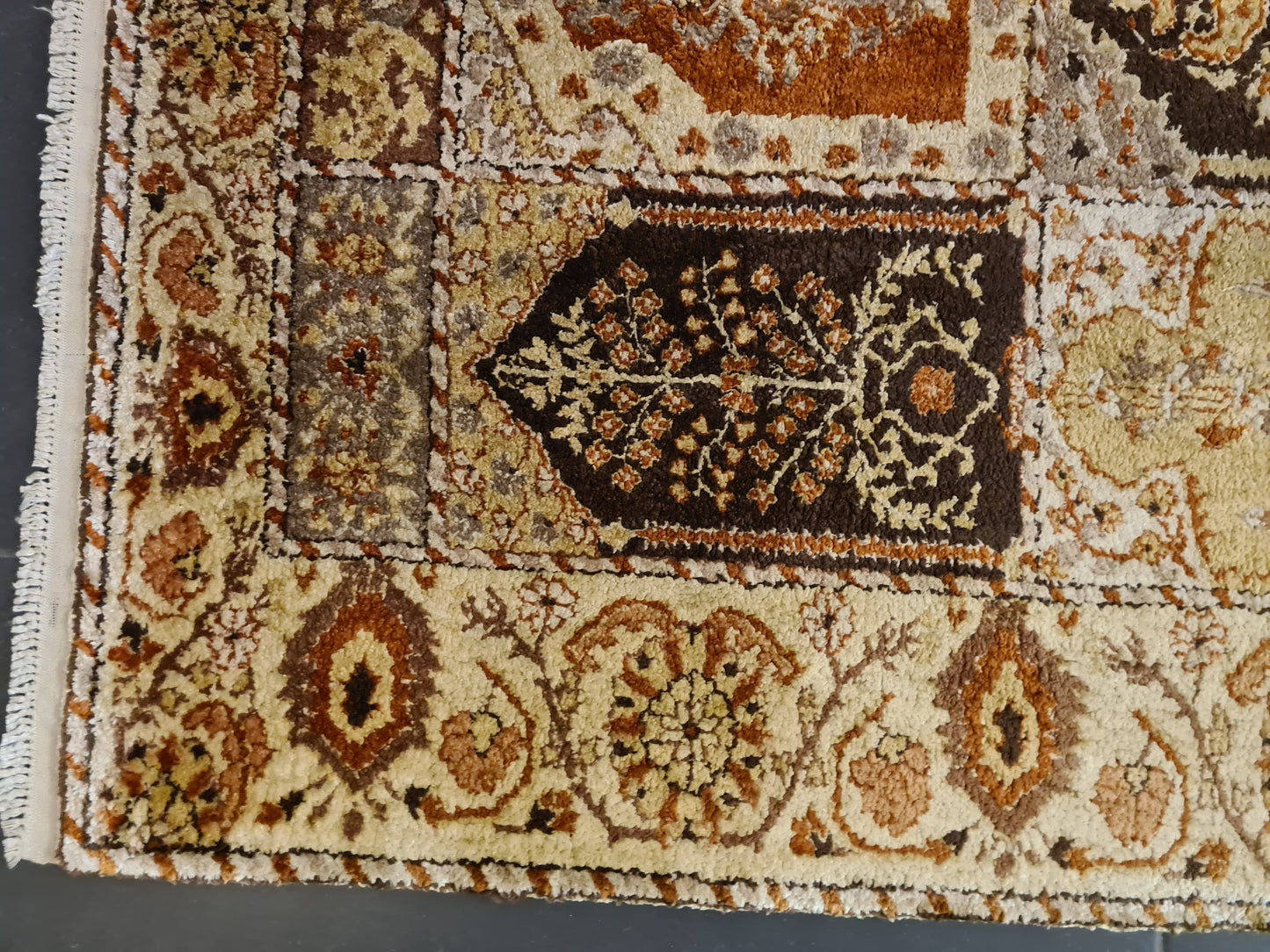 Handgeknüpfter Seidenteppich Kayseri Orientteppich 191x129cm