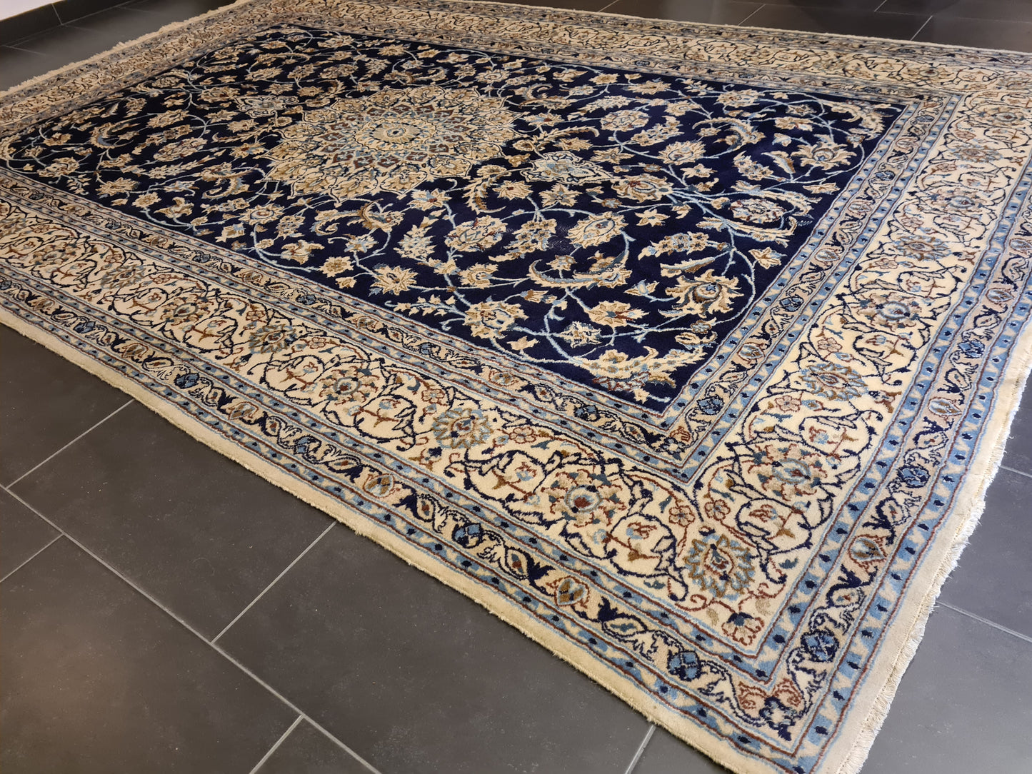 Königlicher Nain Perser Orientteppich Handgeknüpfter Palastteppich 357x242cm