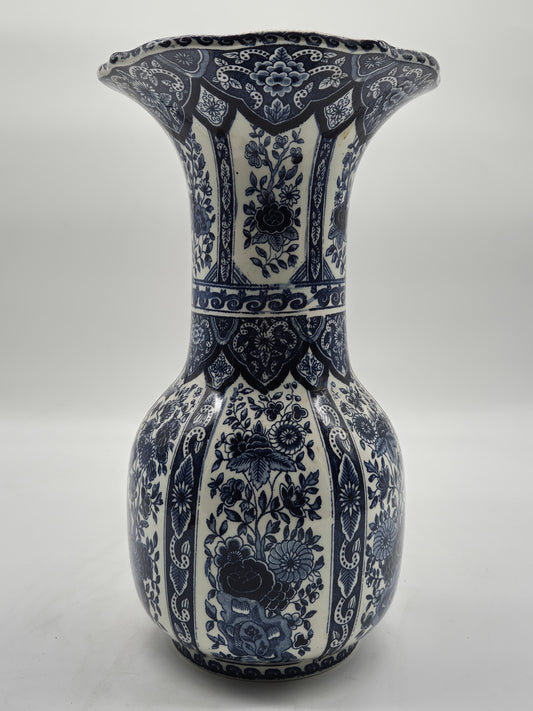 Delfts Holland Porzellan by Boch Vase, Trichtervase