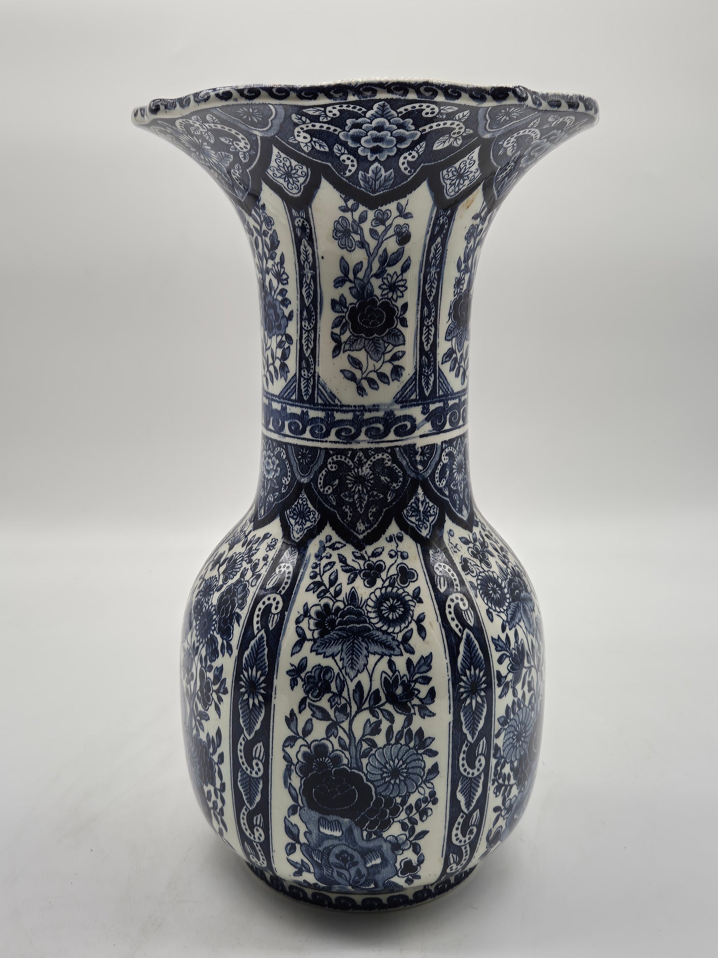 Delfts Holland Porzellan by Boch Vase, Trichtervase