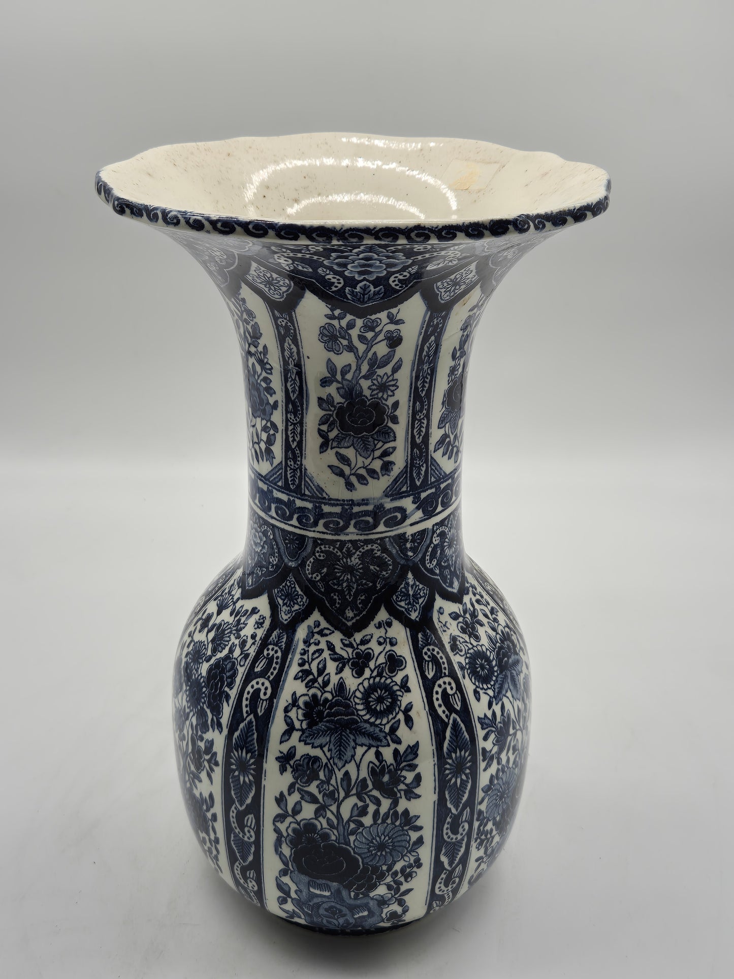 Delfts Holland Porzellan by Boch Vase, Trichtervase