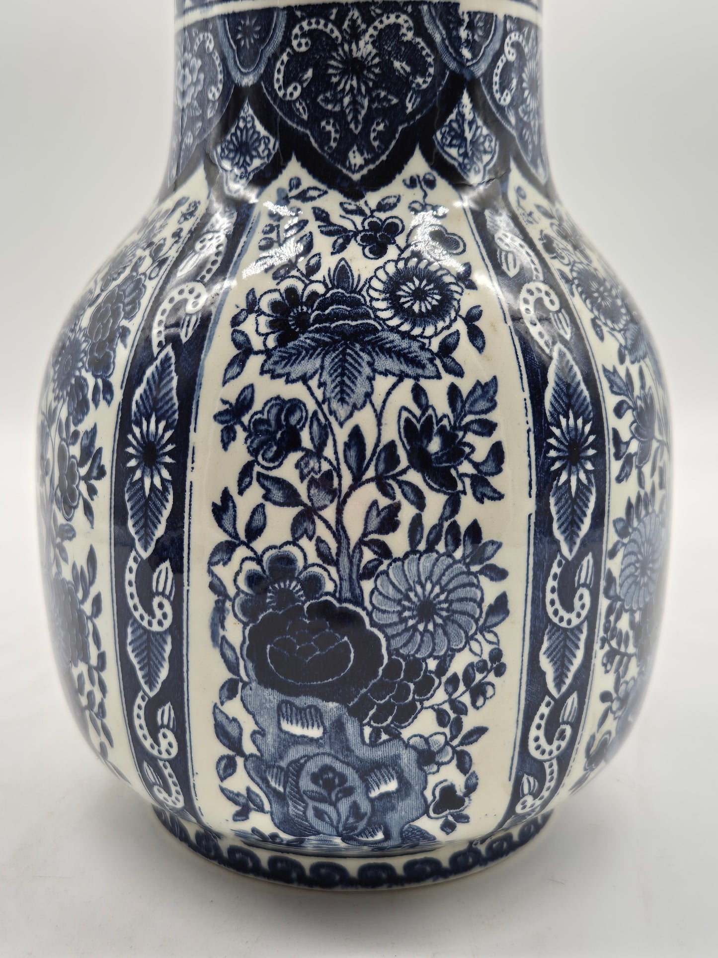 Delfts Holland Porzellan by Boch Vase, Trichtervase