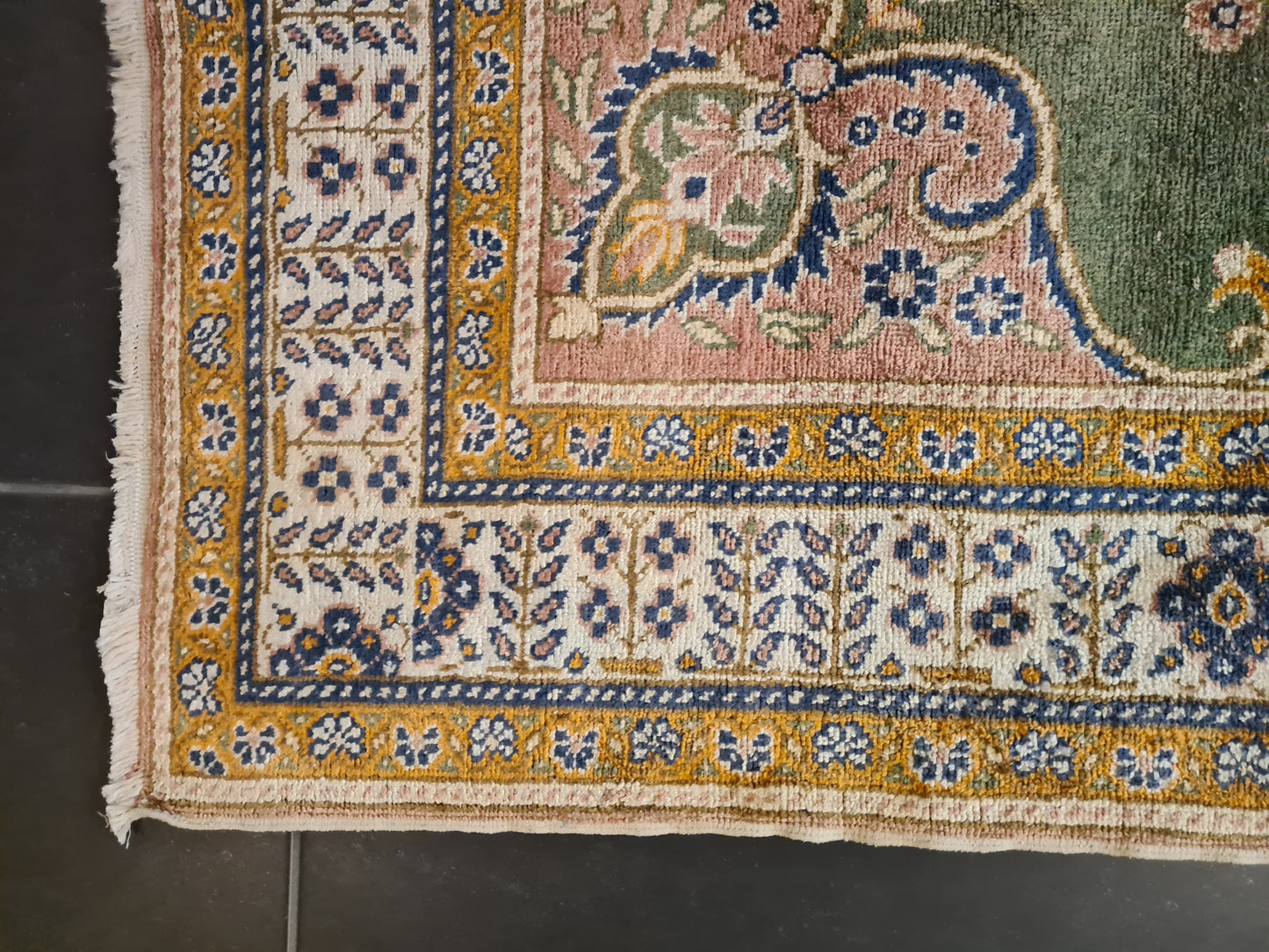 Dekorativer Feiner Handgeknüpfter Kayseri Seidenteppich Orientteppich 136x90cm