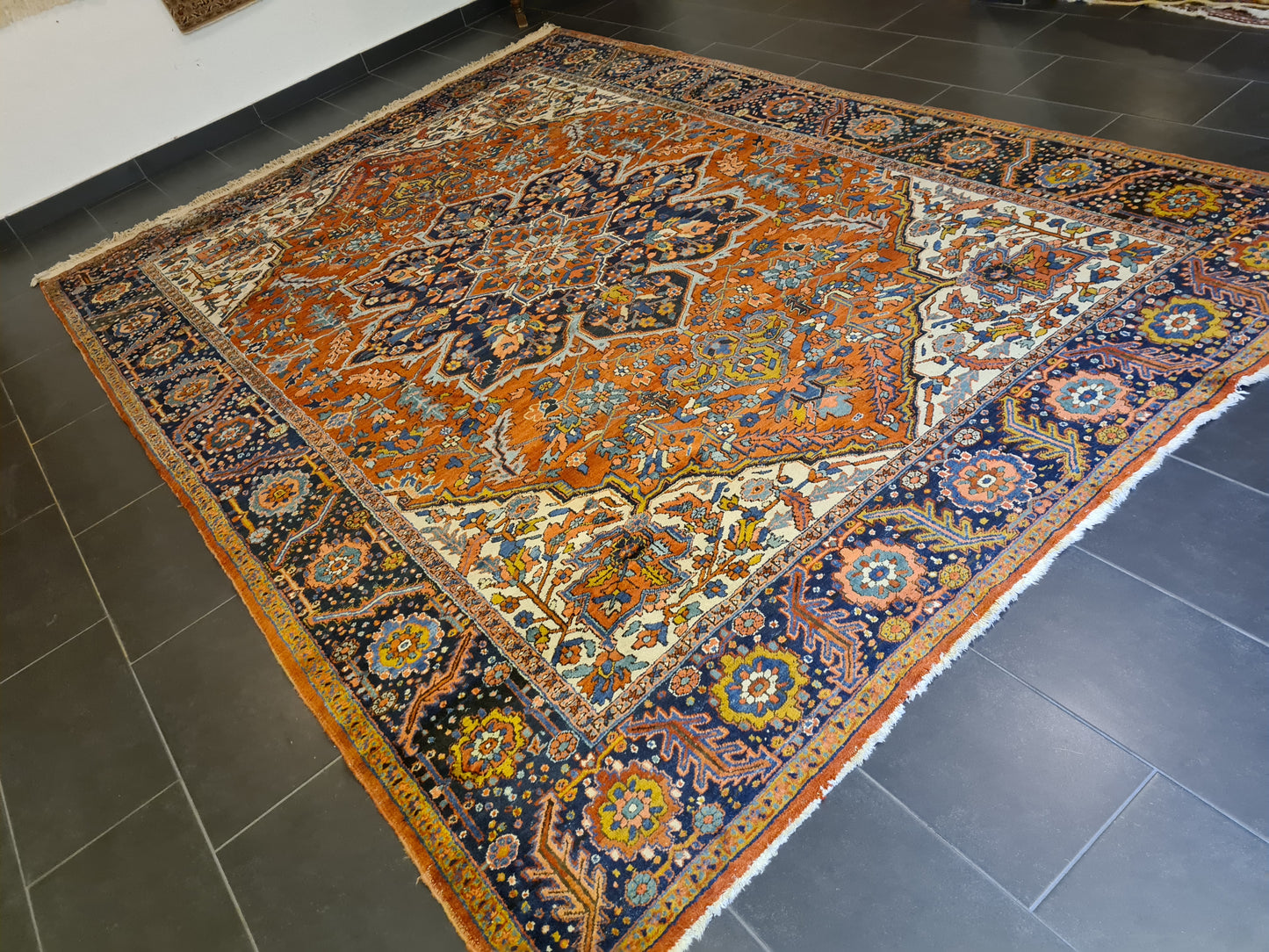 Perserteppich Orientteppich Heris Handgeknüpfter antiker Teppich 377x260cm