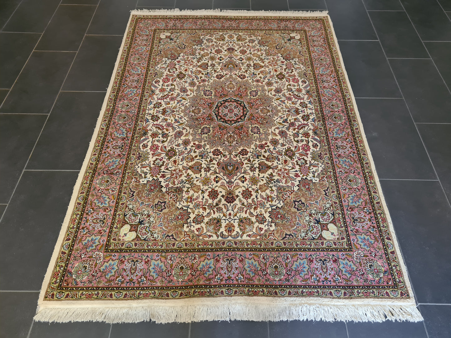 Perserteppich Orientteppich feiner Handgeknüpfter Teppich Täbris 217x152cm