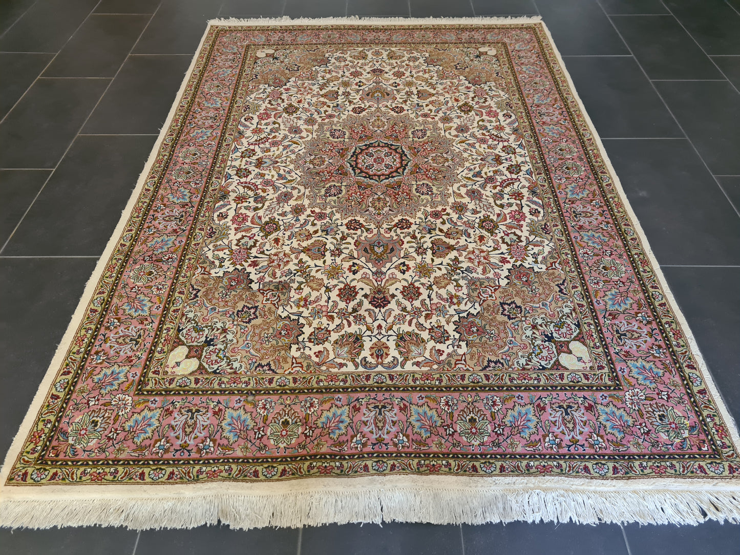 Perserteppich Orientteppich feiner Handgeknüpfter Teppich Täbris 217x152cm