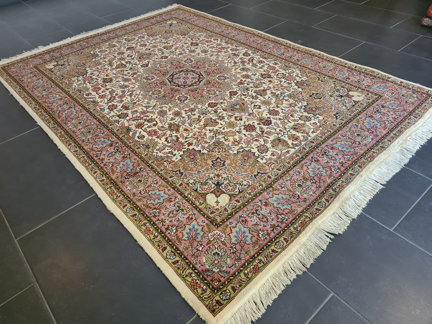 Perserteppich Orientteppich feiner Handgeknüpfter Teppich Täbris 217x152cm