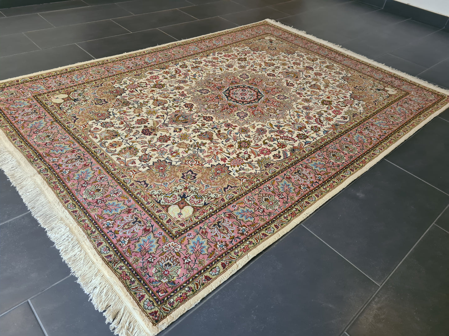 Perserteppich Orientteppich feiner Handgeknüpfter Teppich Täbris 217x152cm