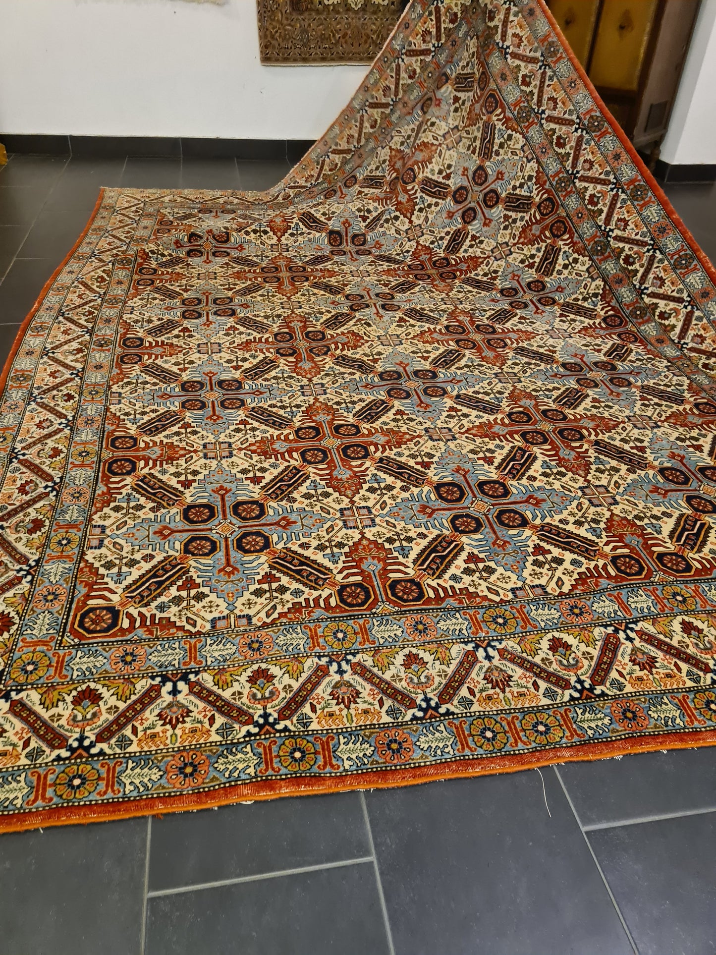 Perserteppich Orientteppich Handgeknüpfter Teppich Ghoum Sammlerstück 327x226cm