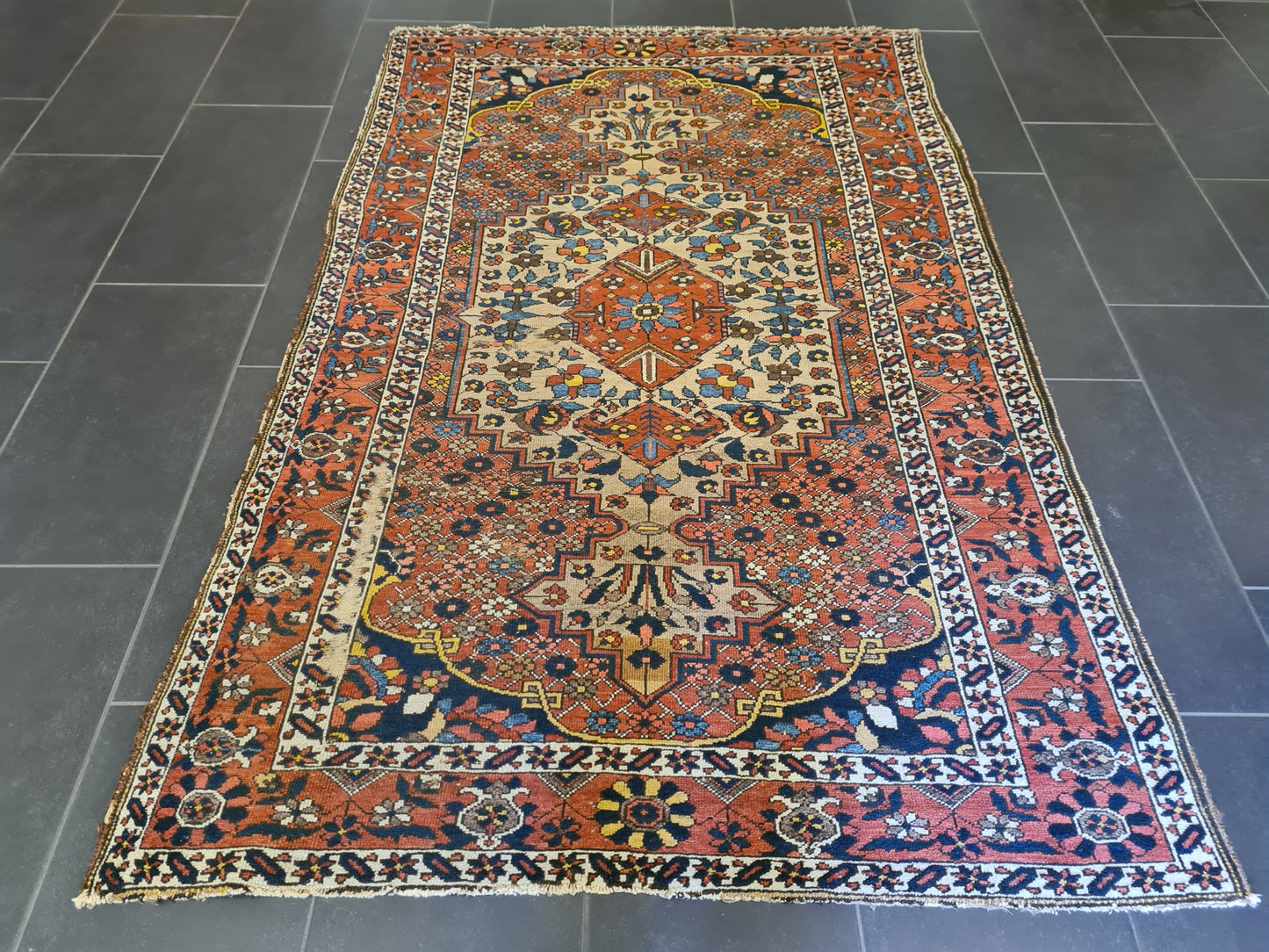 Perserteppich Orientteppich Handgeknüpfter Bachtiar Antik 201x127cm