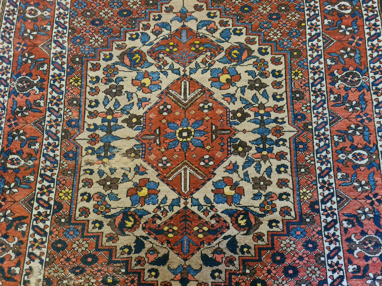 Perserteppich Orientteppich Handgeknüpfter Bachtiar Antik 201x127cm