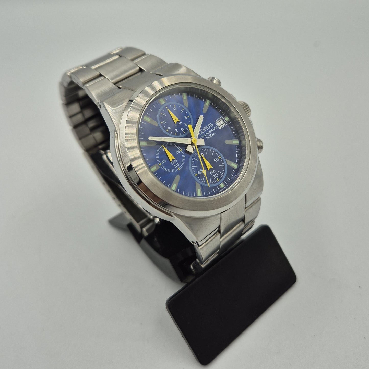 Lorus Chronograph 100M – Sportliche Eleganz in Blau