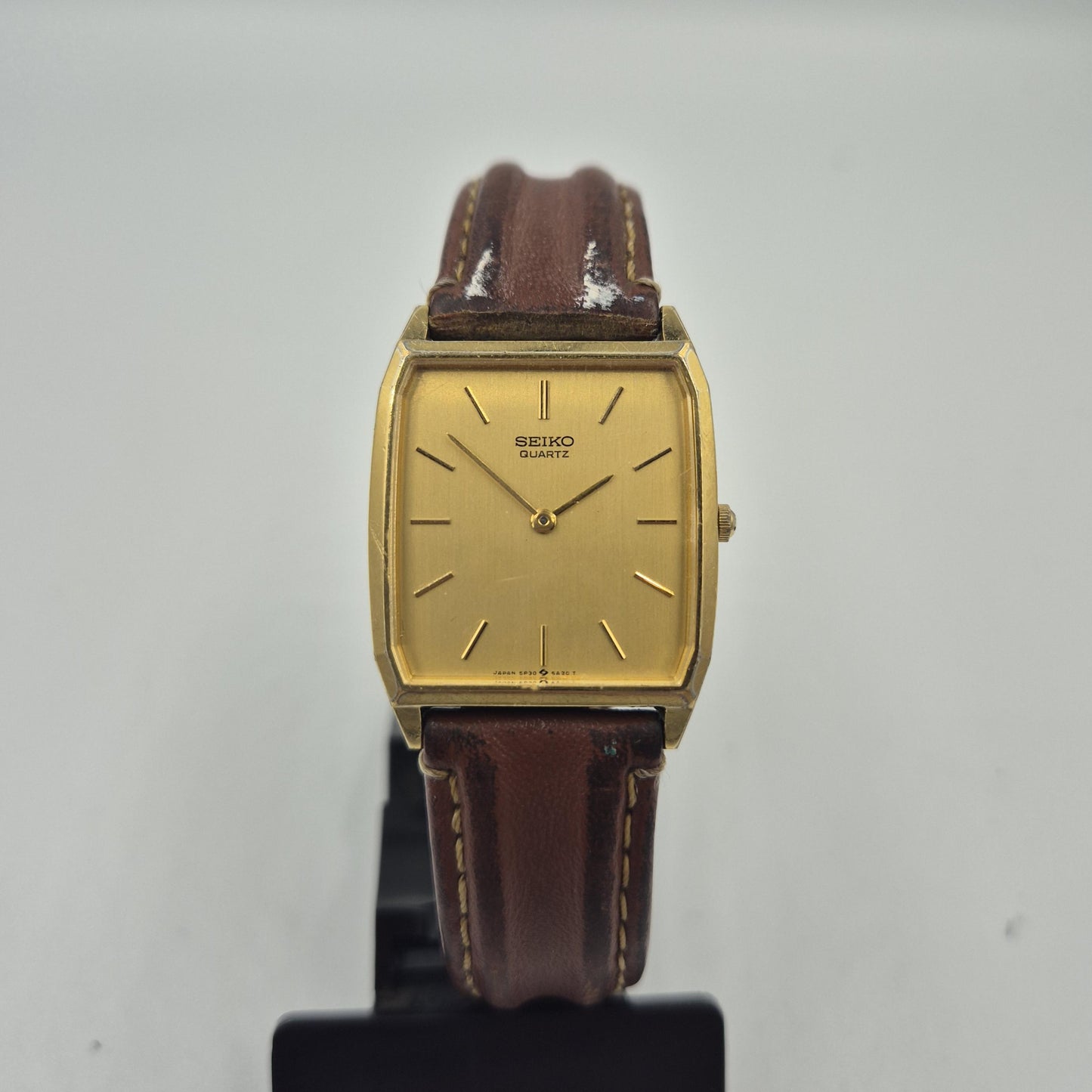 Seiko Quartz Uhr – Klassische Eleganz im Gold-Design