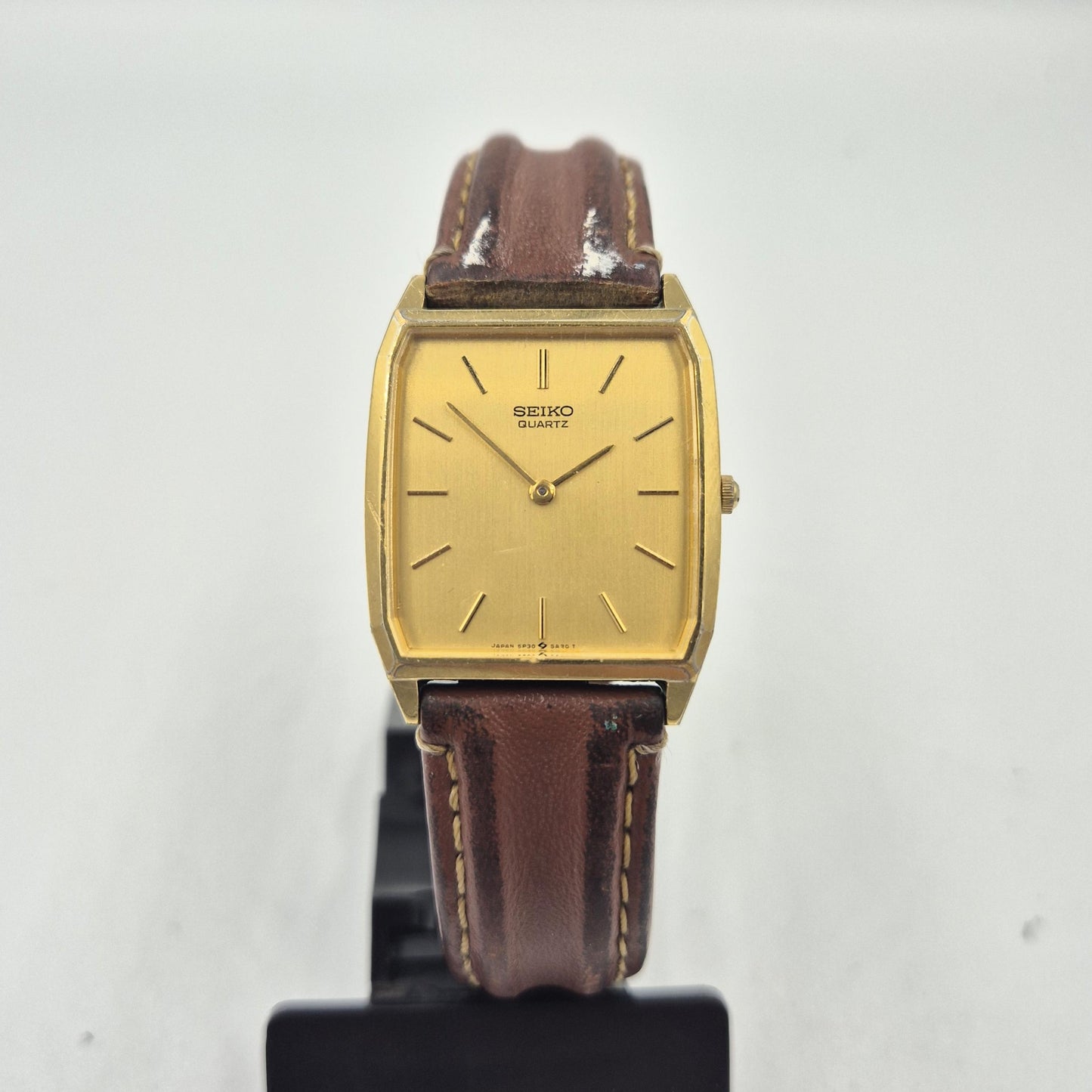 Seiko Quartz Uhr – Klassische Eleganz im Gold-Design